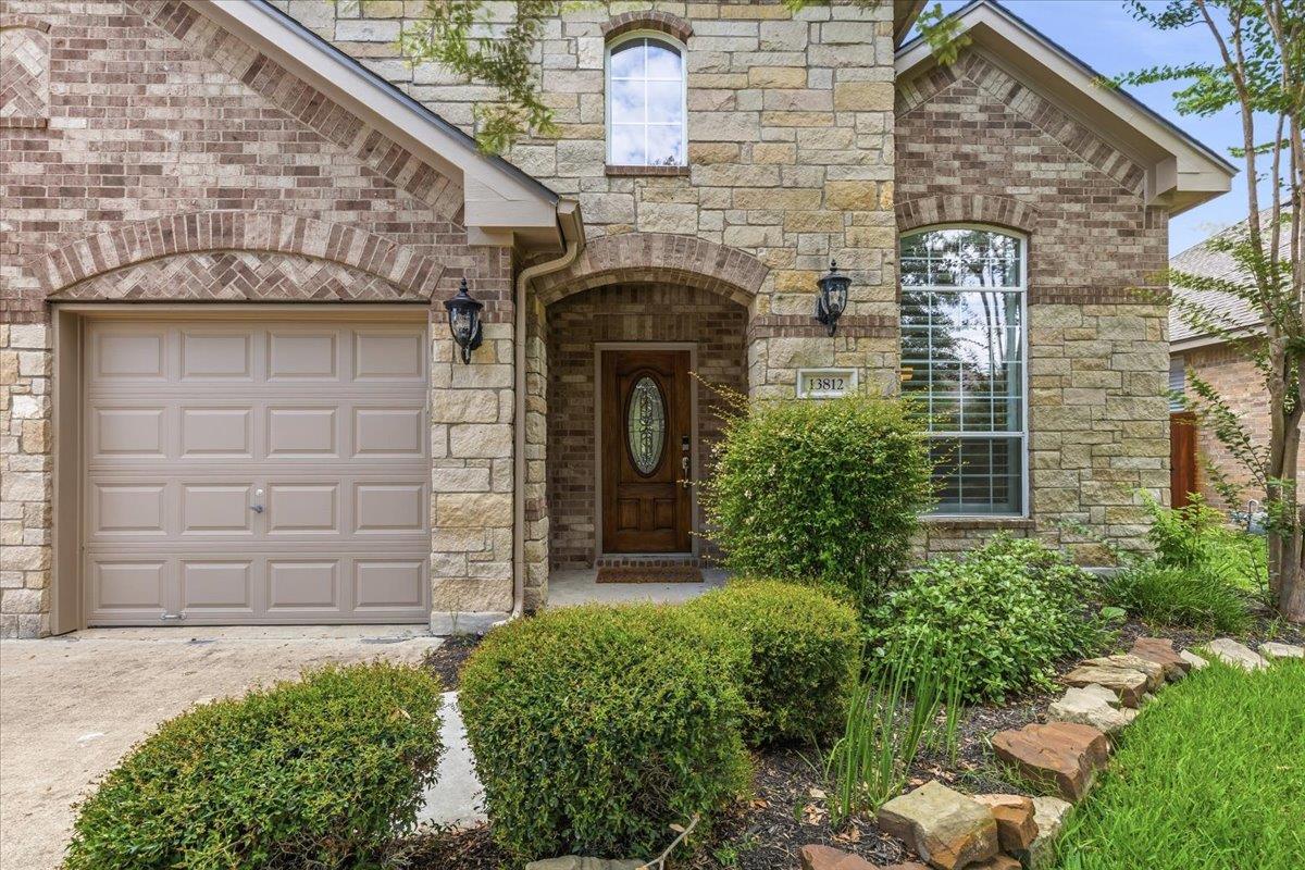Listing photo 1 of 13812  Long Shadow Dr
