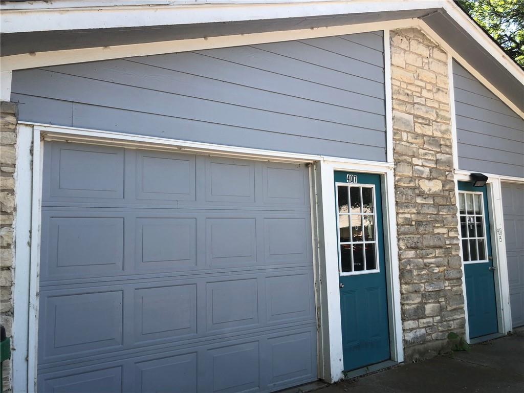 Listing photo 1 of 407 A & B  Vista West Ct