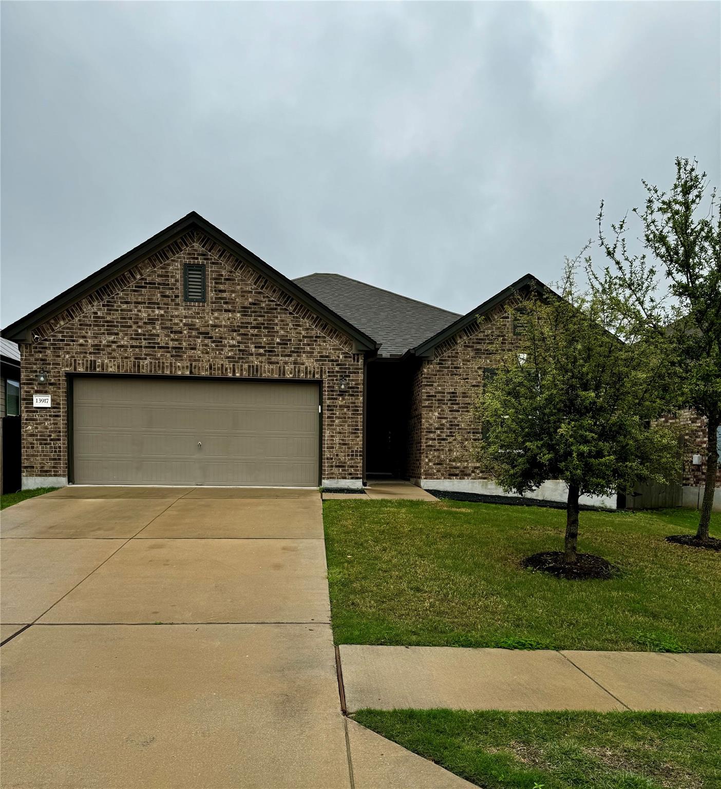 Listing photo 1 of 13917  Lyndon B Johnson St