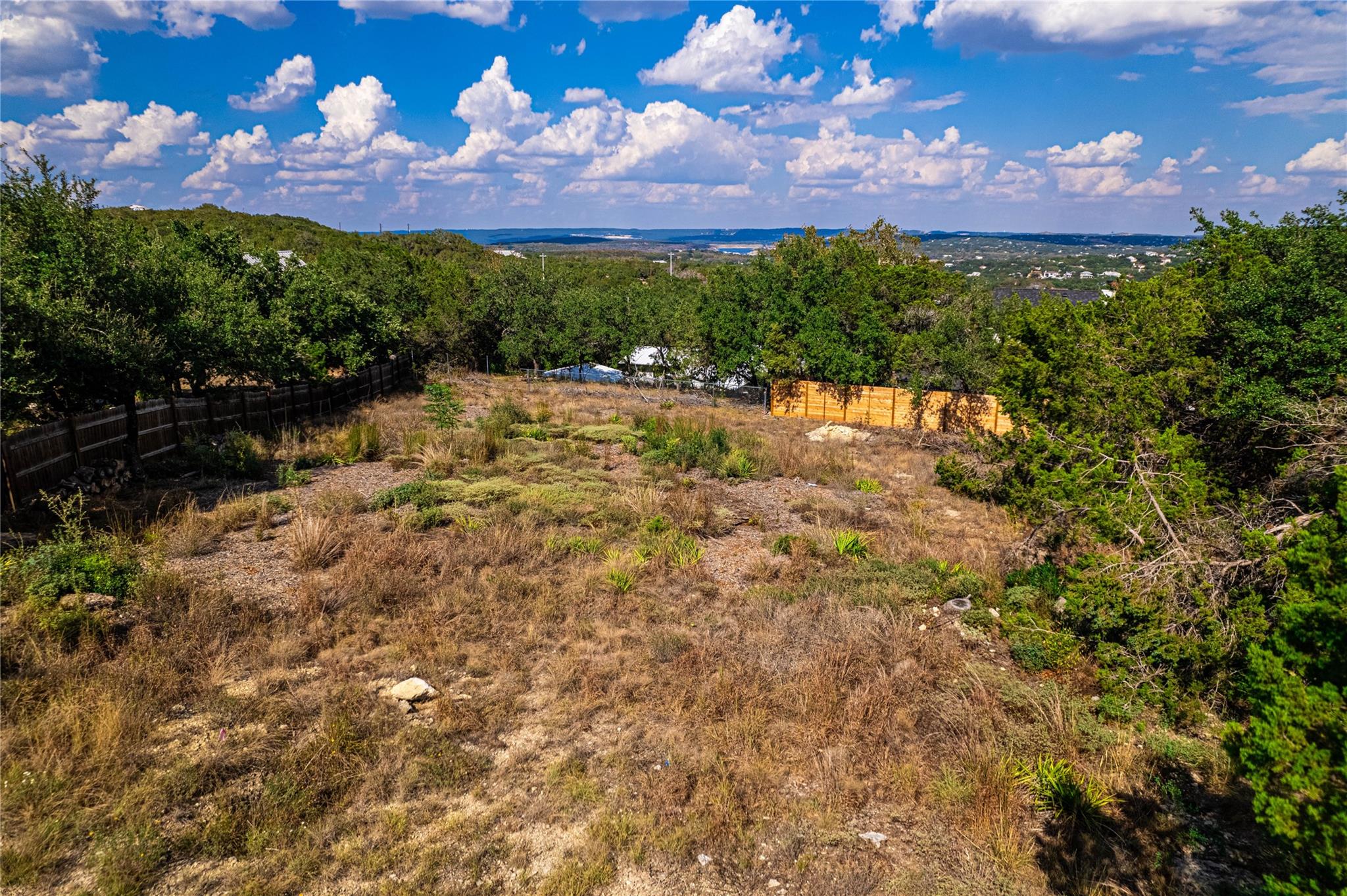 Listing photo 1 of 22704  Briarcliff Dr