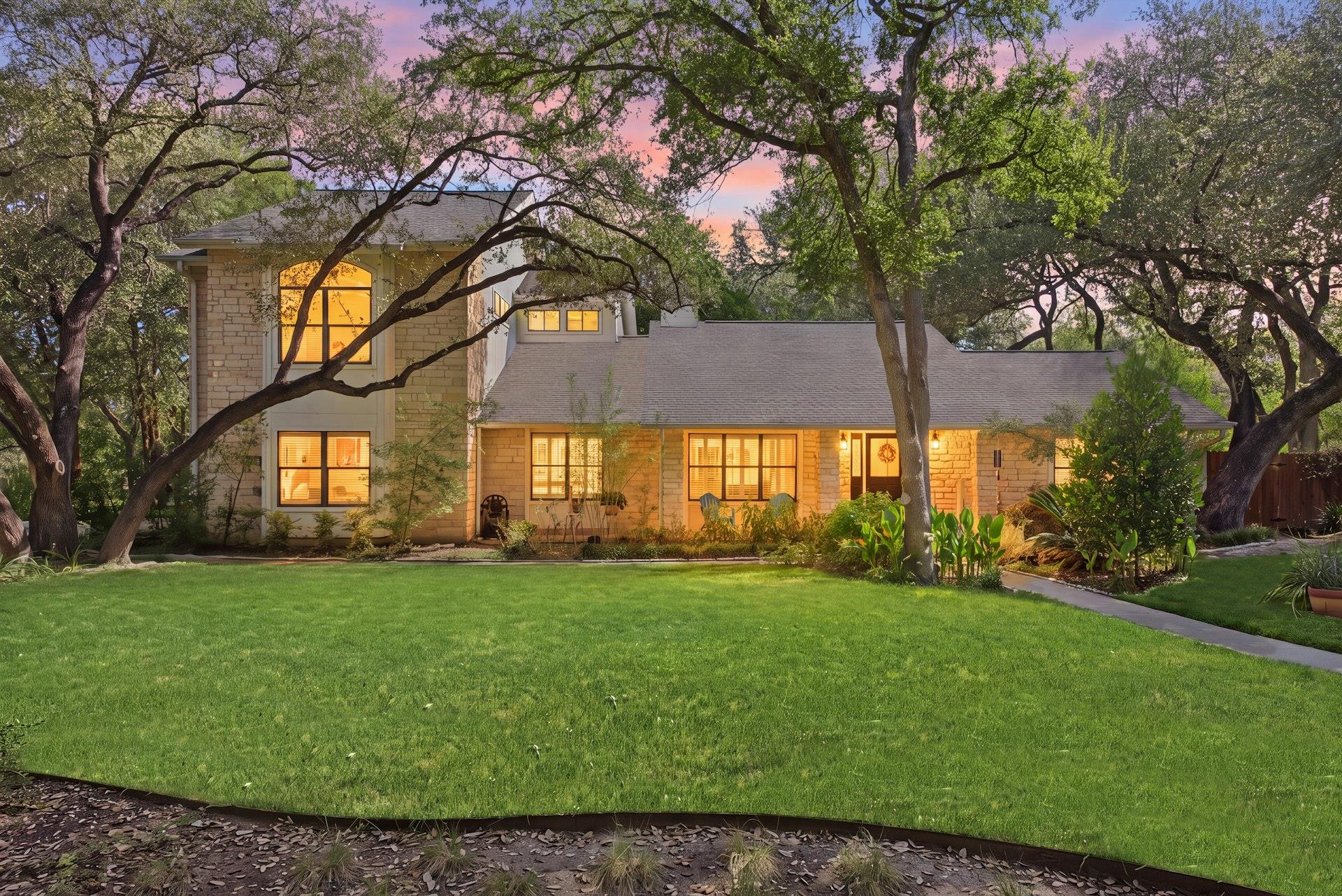 Listing photo 1 of 6604  Liveoak Dr