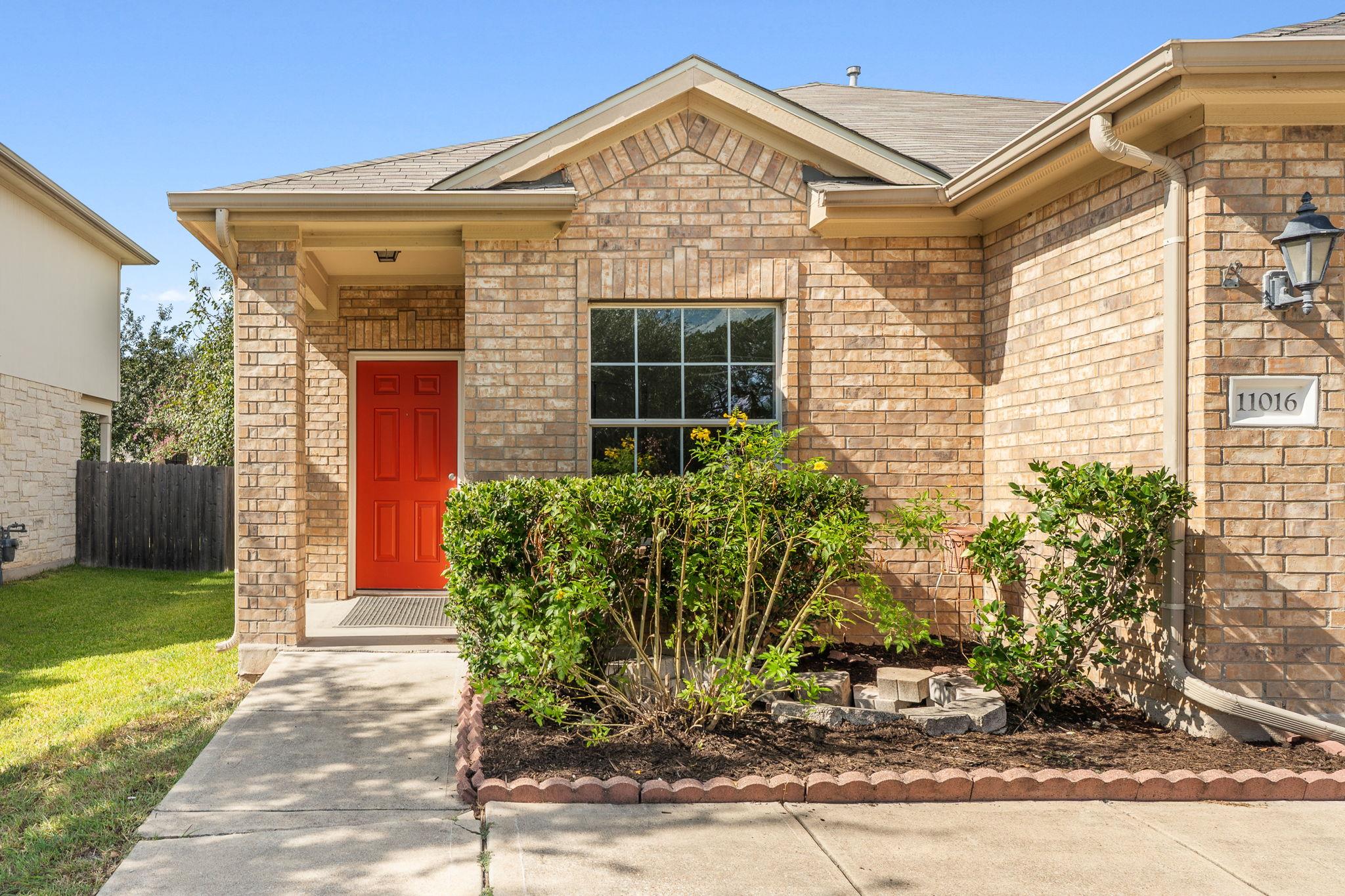 Listing photo 1 of 11016  Liberty Farms Dr