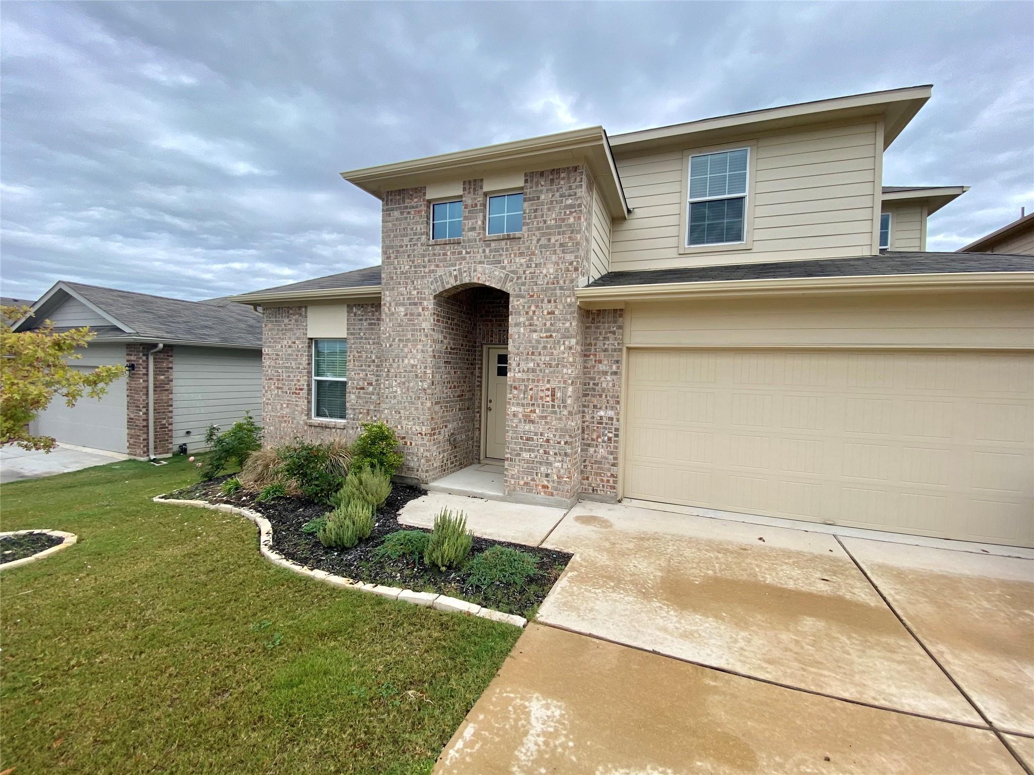 Listing photo 1 of 632  Donegal Ln