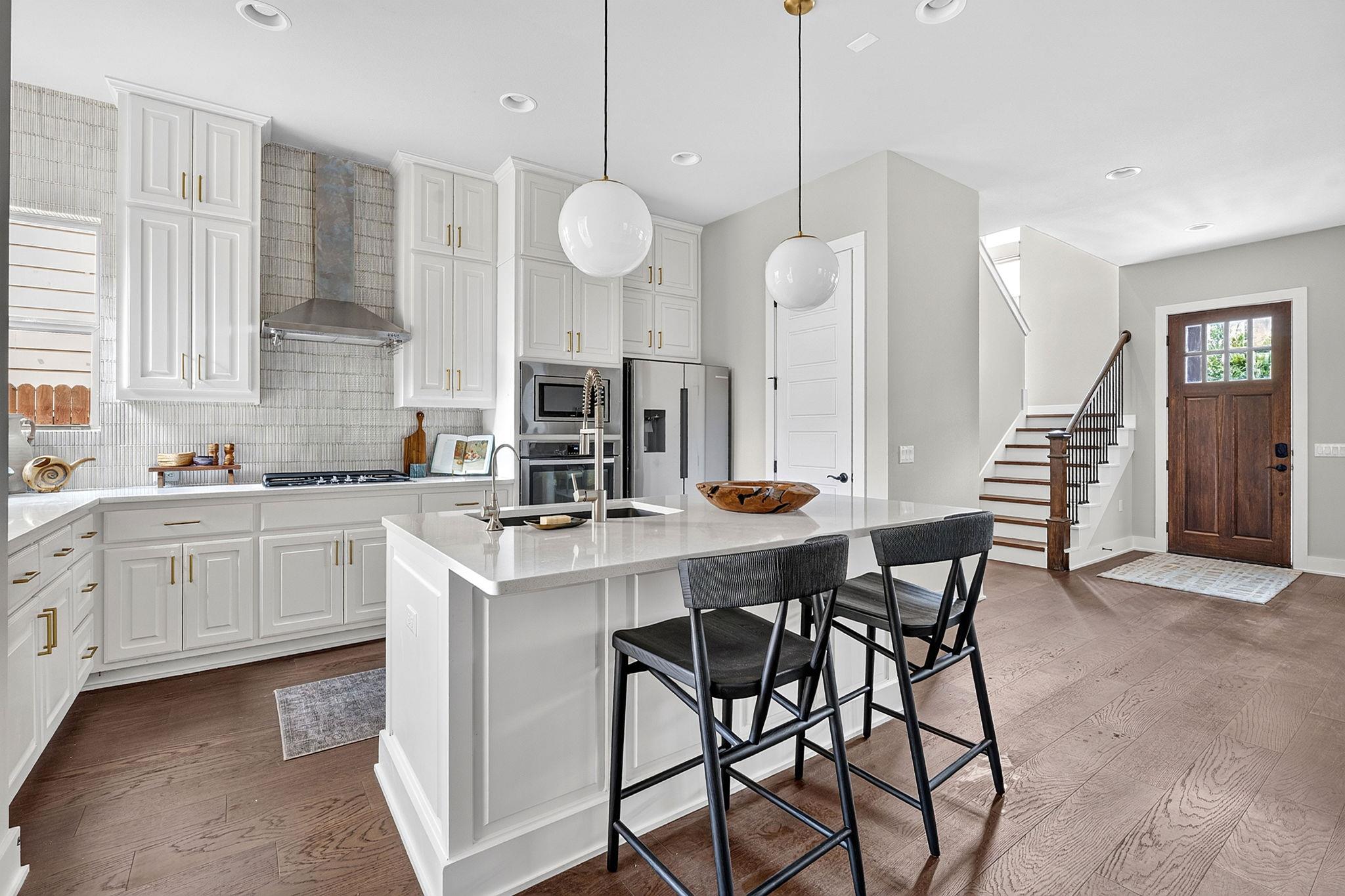 Listing photo 1 of 4312  Vaughan St