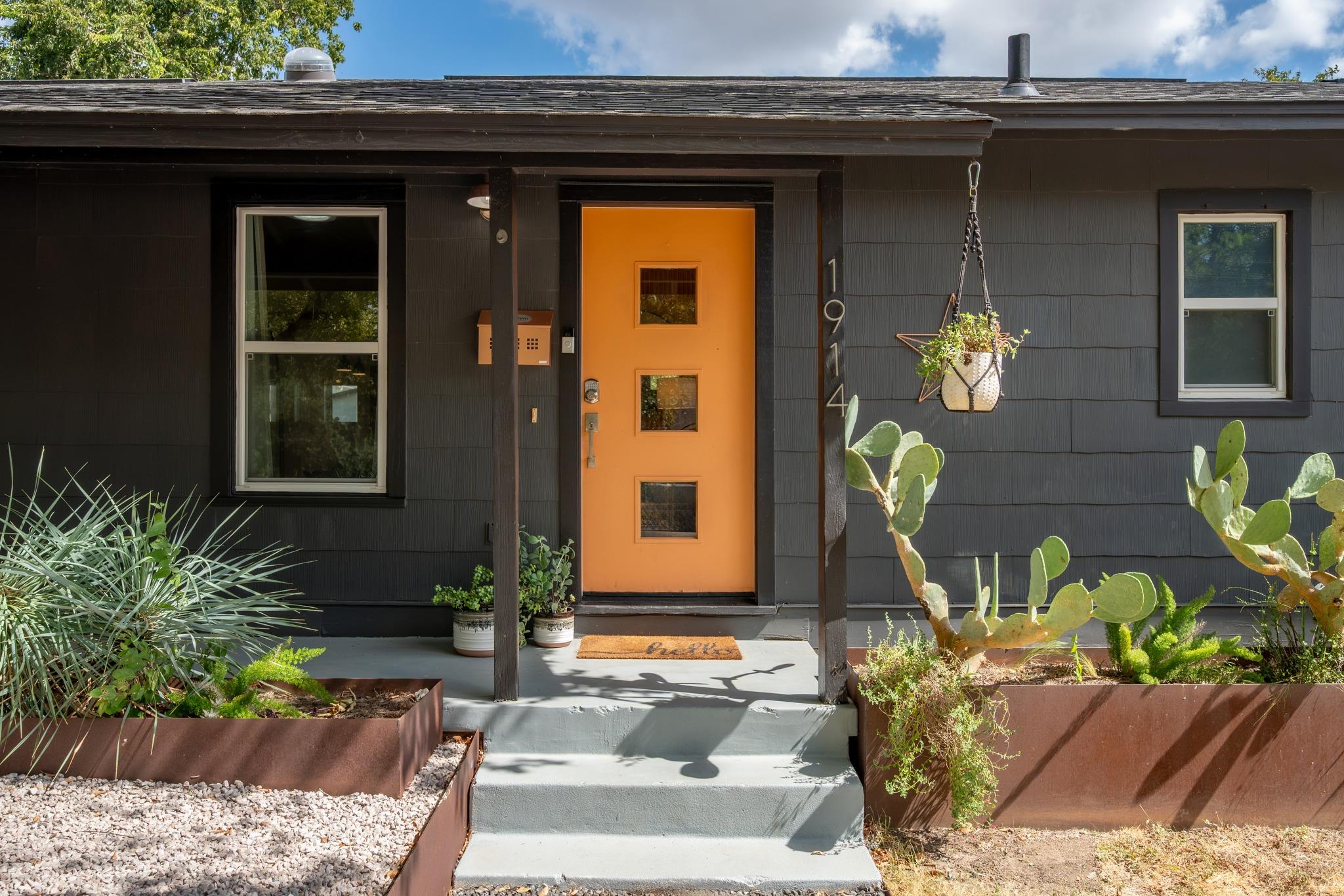 Listing photo 1 of 1914  Alegria Rd