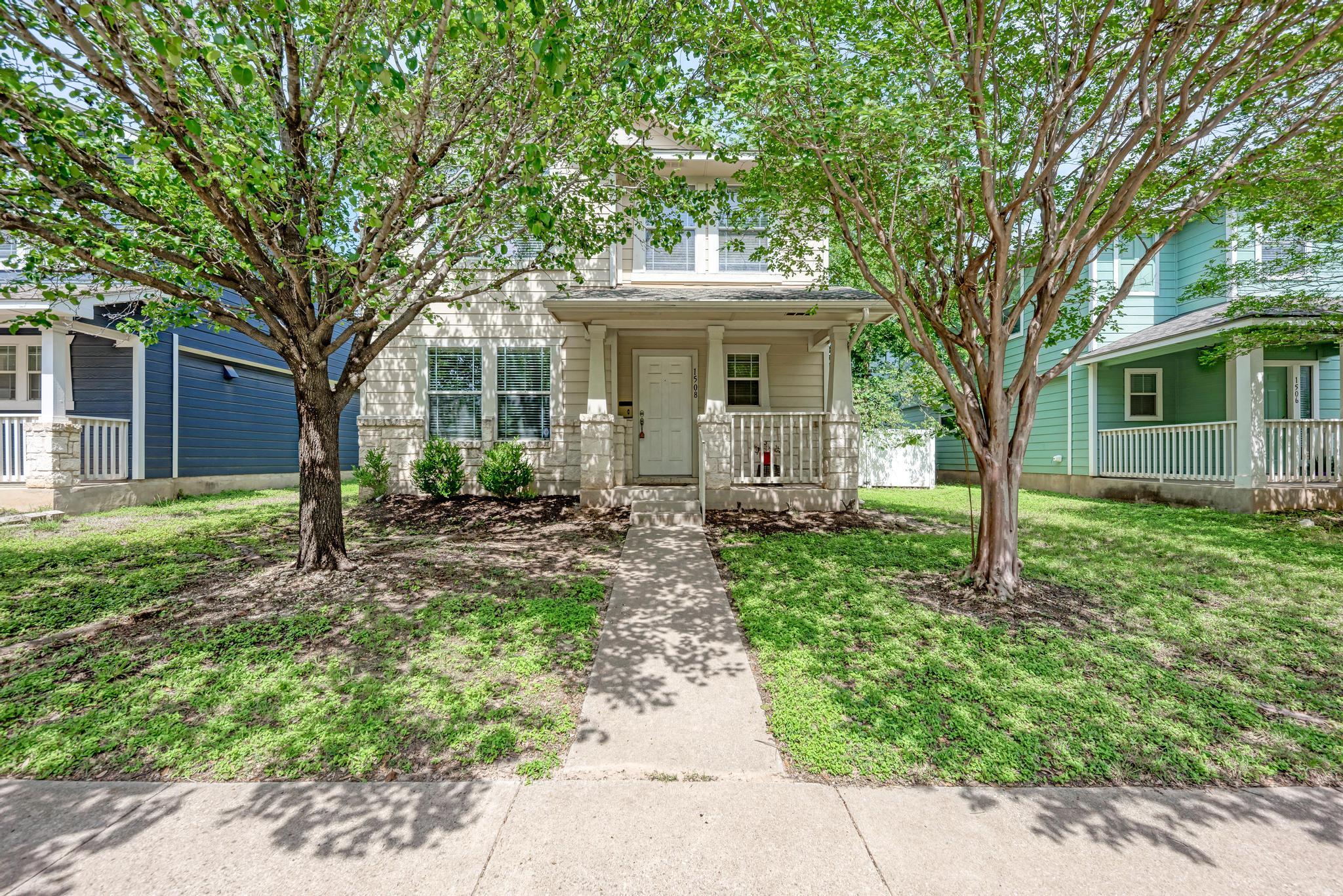 Listing photo 1 of 1508  Big Bend Dr