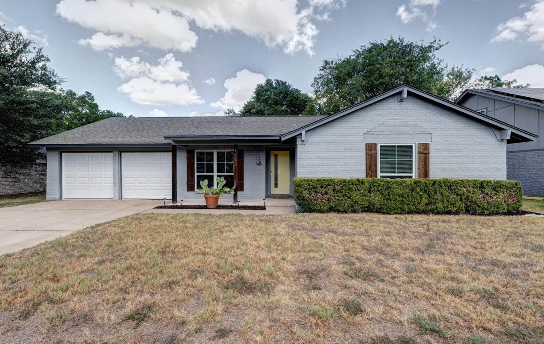 Listing photo 1 of 1414  Manford Hill Dr
