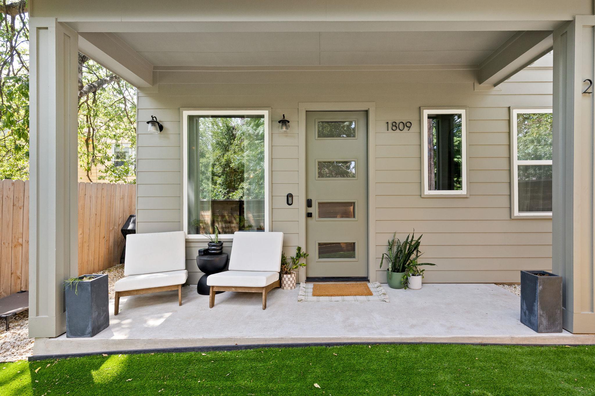 Listing photo 1 of 1809  Maple Ave  #2