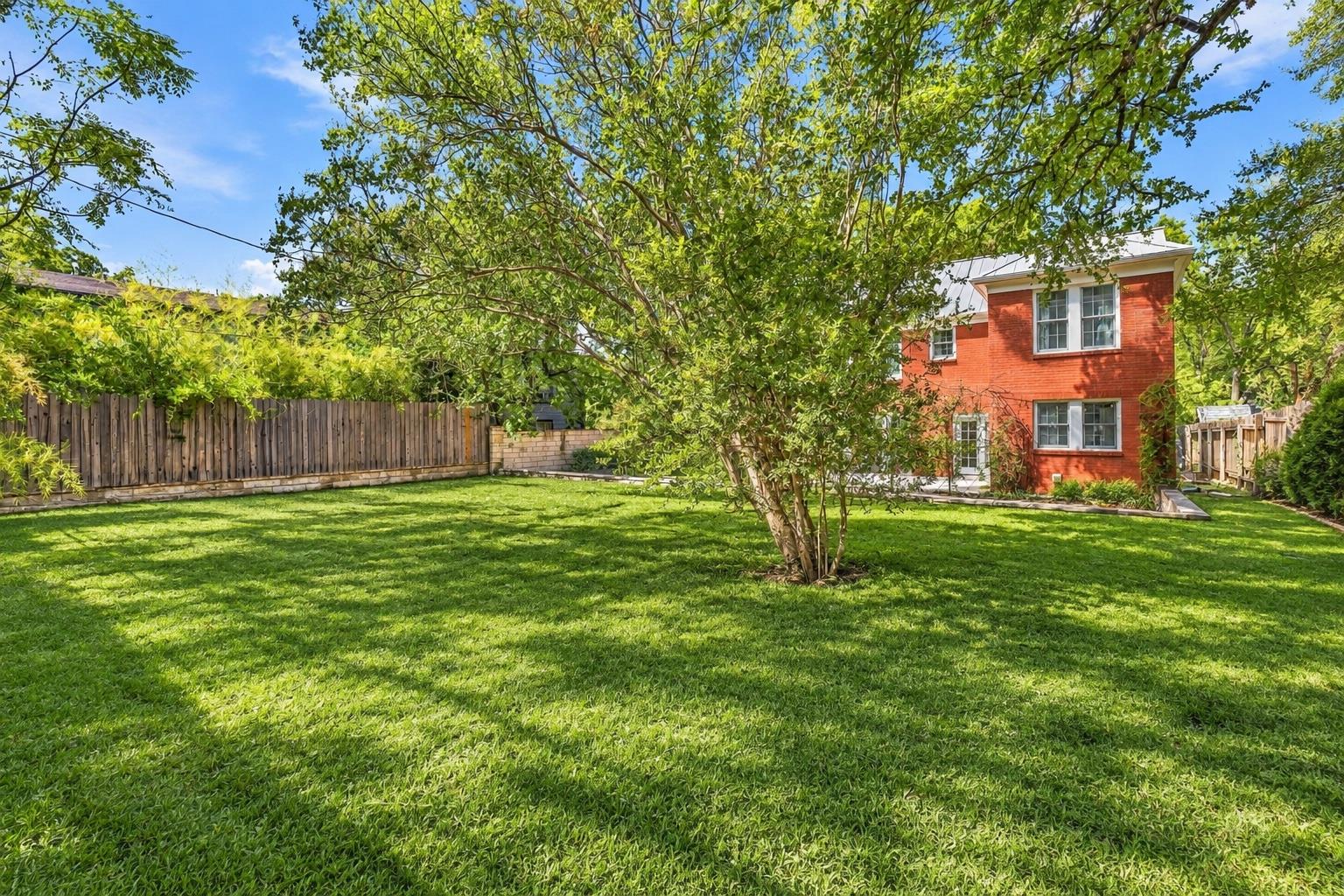 Listing photo 1 of 1407  Hartford Rd