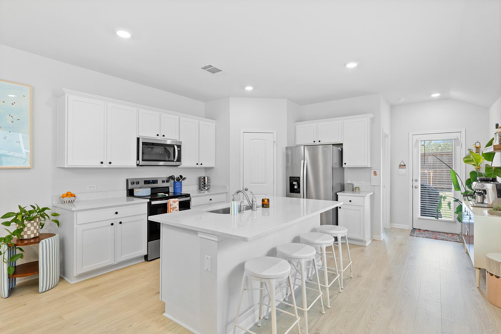 Listing photo 1 of 421  Lone Cedar Rd