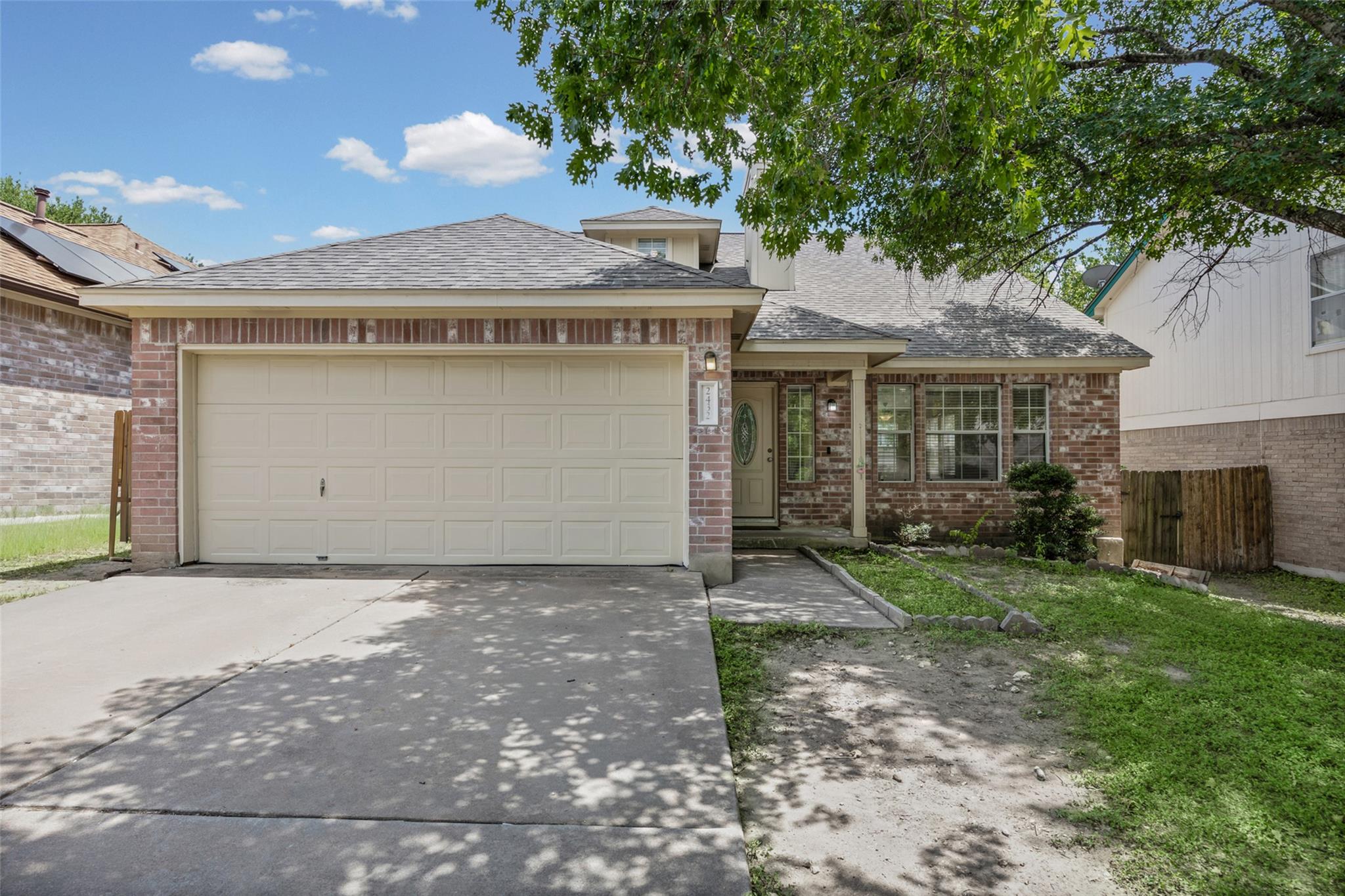 Listing photo 1 of 2432  Roundabout Ln