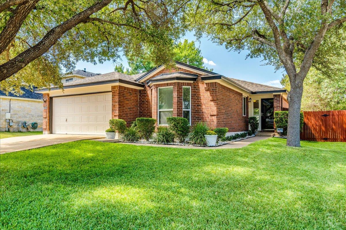 Listing photo 1 of 1327  Rosie Ln