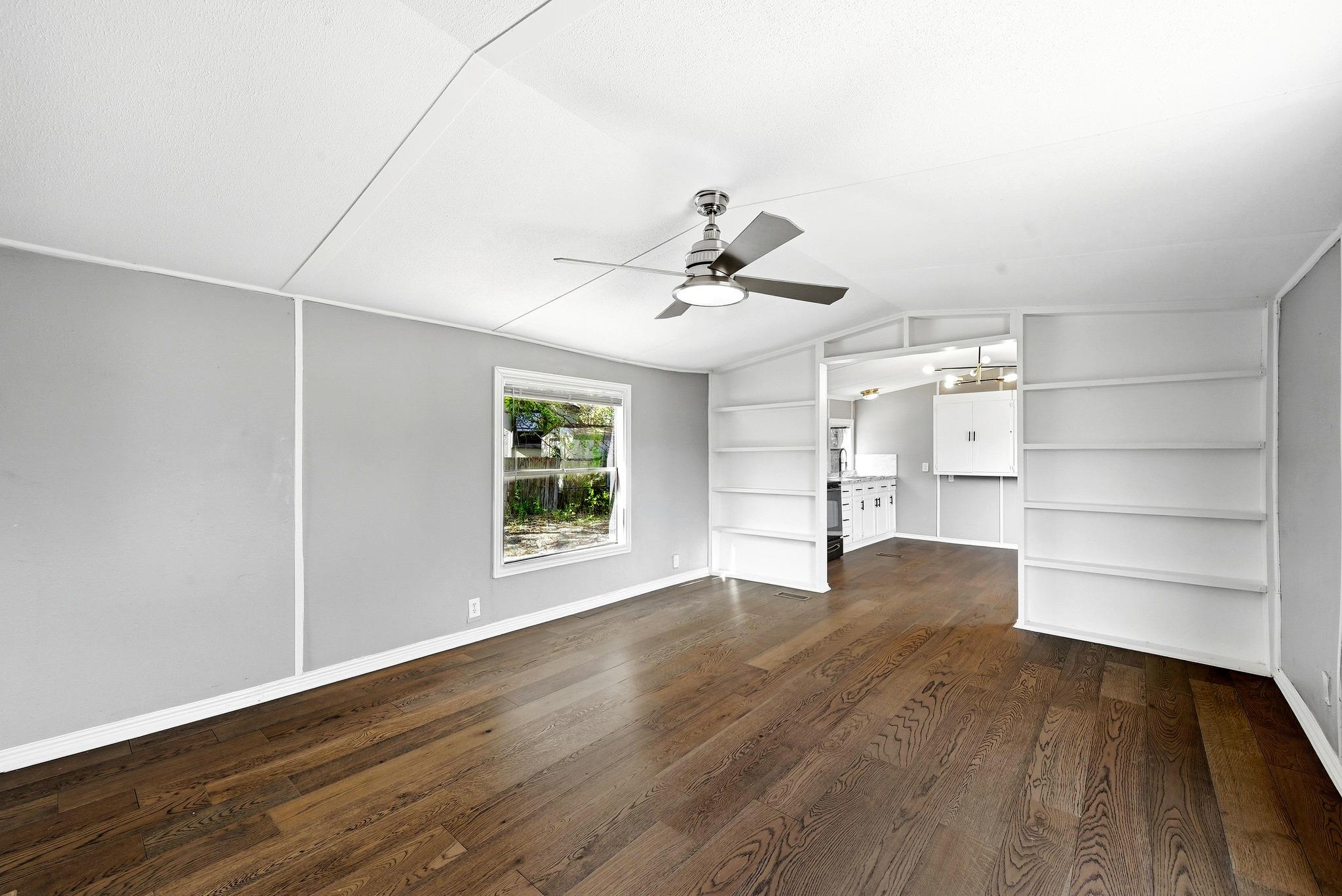 Listing photo 1 of 212  Greenfield Rd