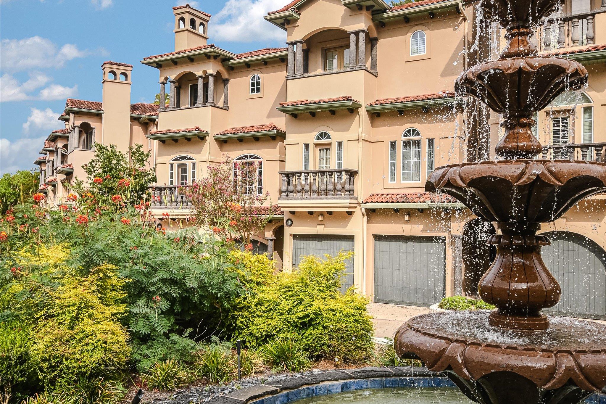 Listing photo 1 of 1529  Barton Springs Rd  #7