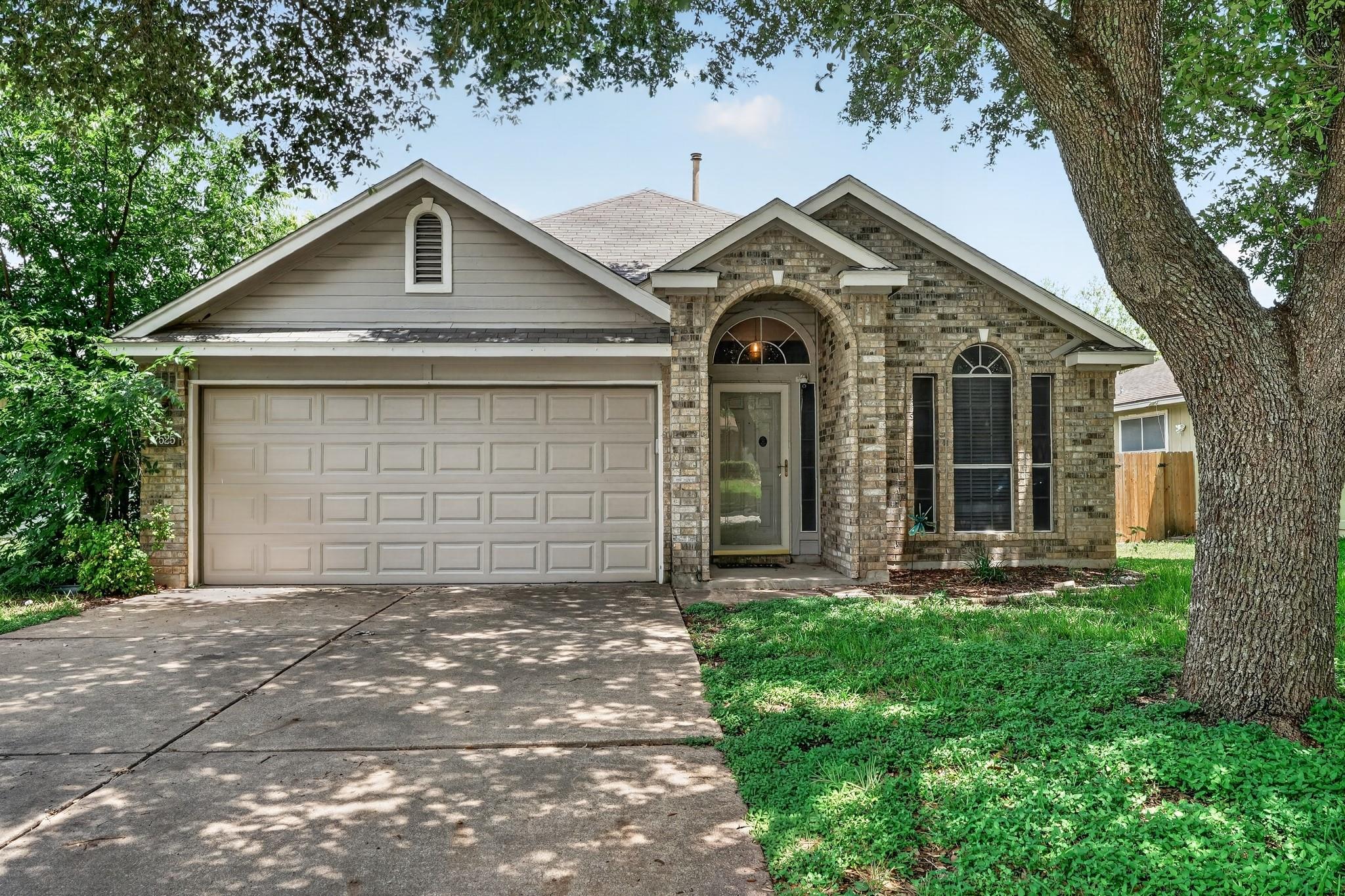 Listing photo of 17525  Tobermory Dr