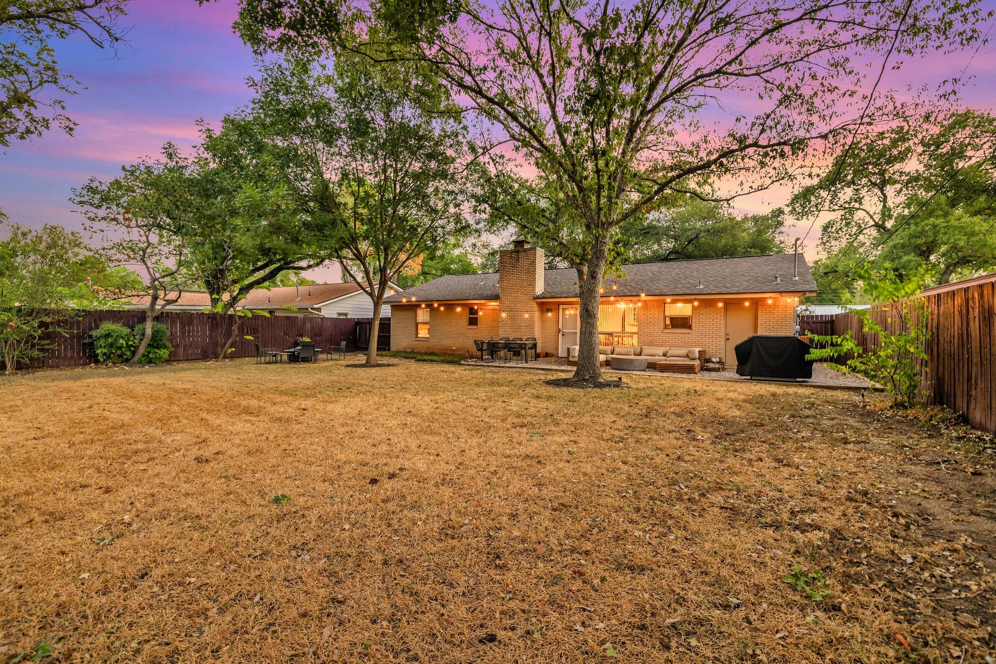 Listing photo 1 of 3202  Yellowpine Ter