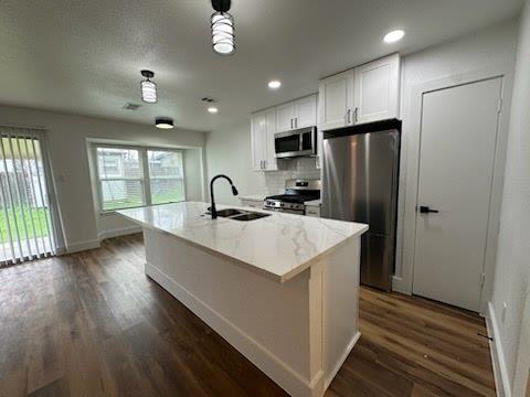 Listing photo 1 of 5405  Lishill Cv  #A