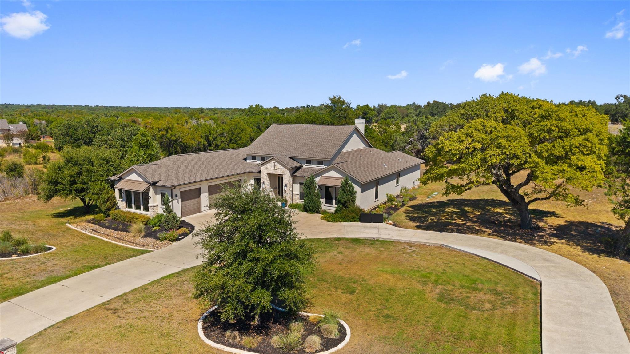 Listing photo 1 of 10809  Vista Heights Dr