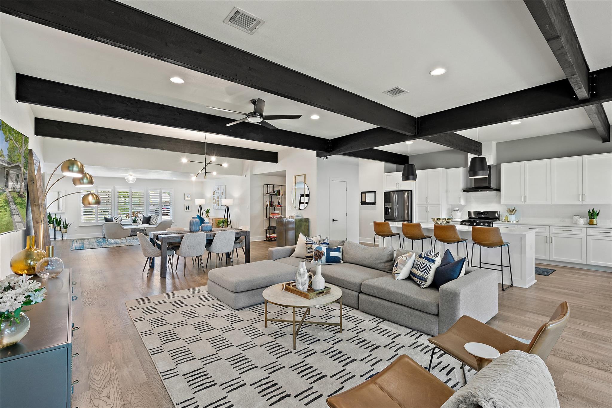 Listing photo 1 of 5721  Louise Ln