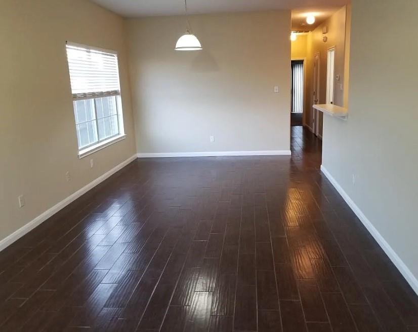 Listing photo 1 of 2801  SOUTHAMPTON Way  #A