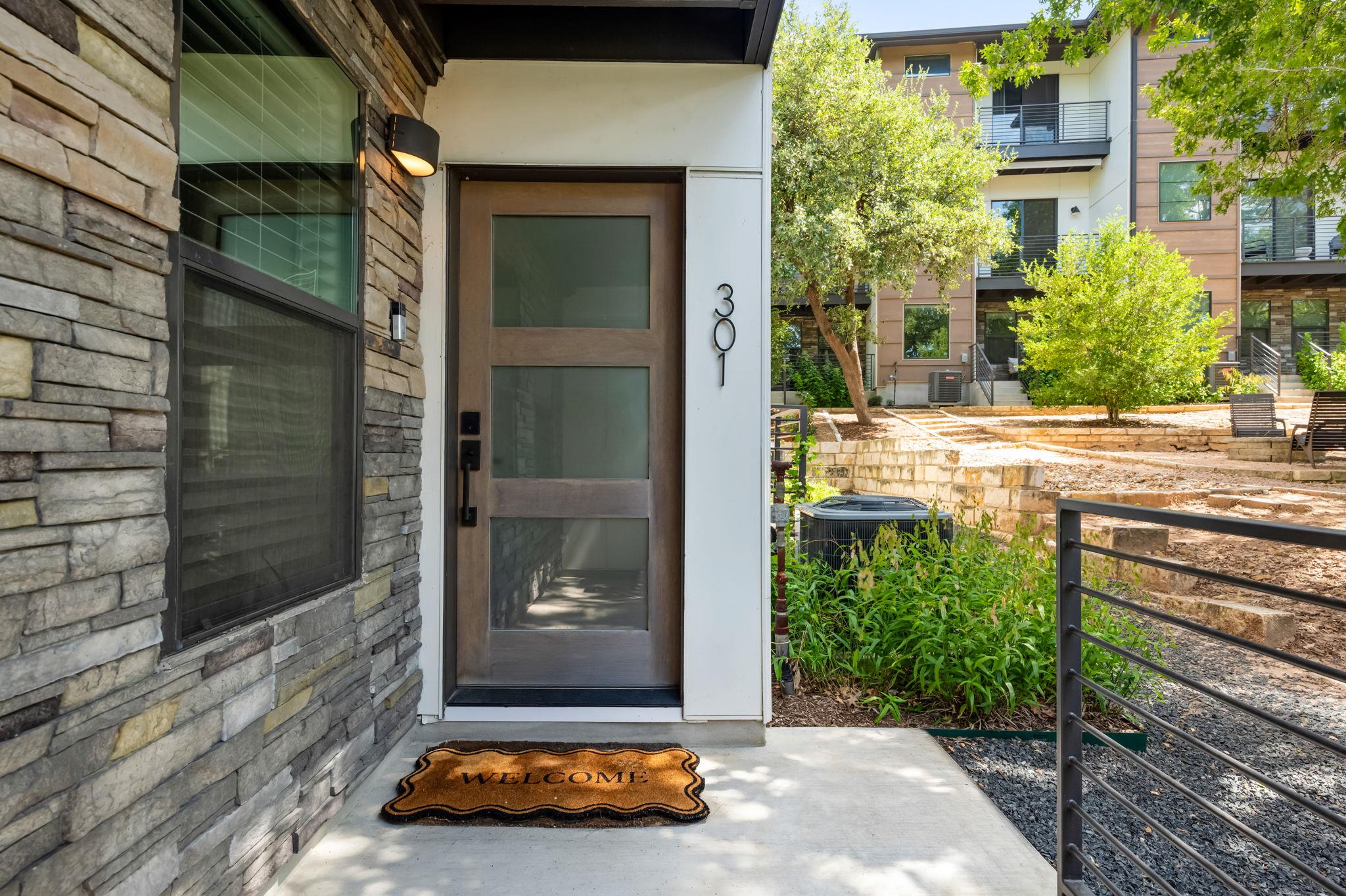 Listing photo 1 of 3700  Clawson Rd  #301