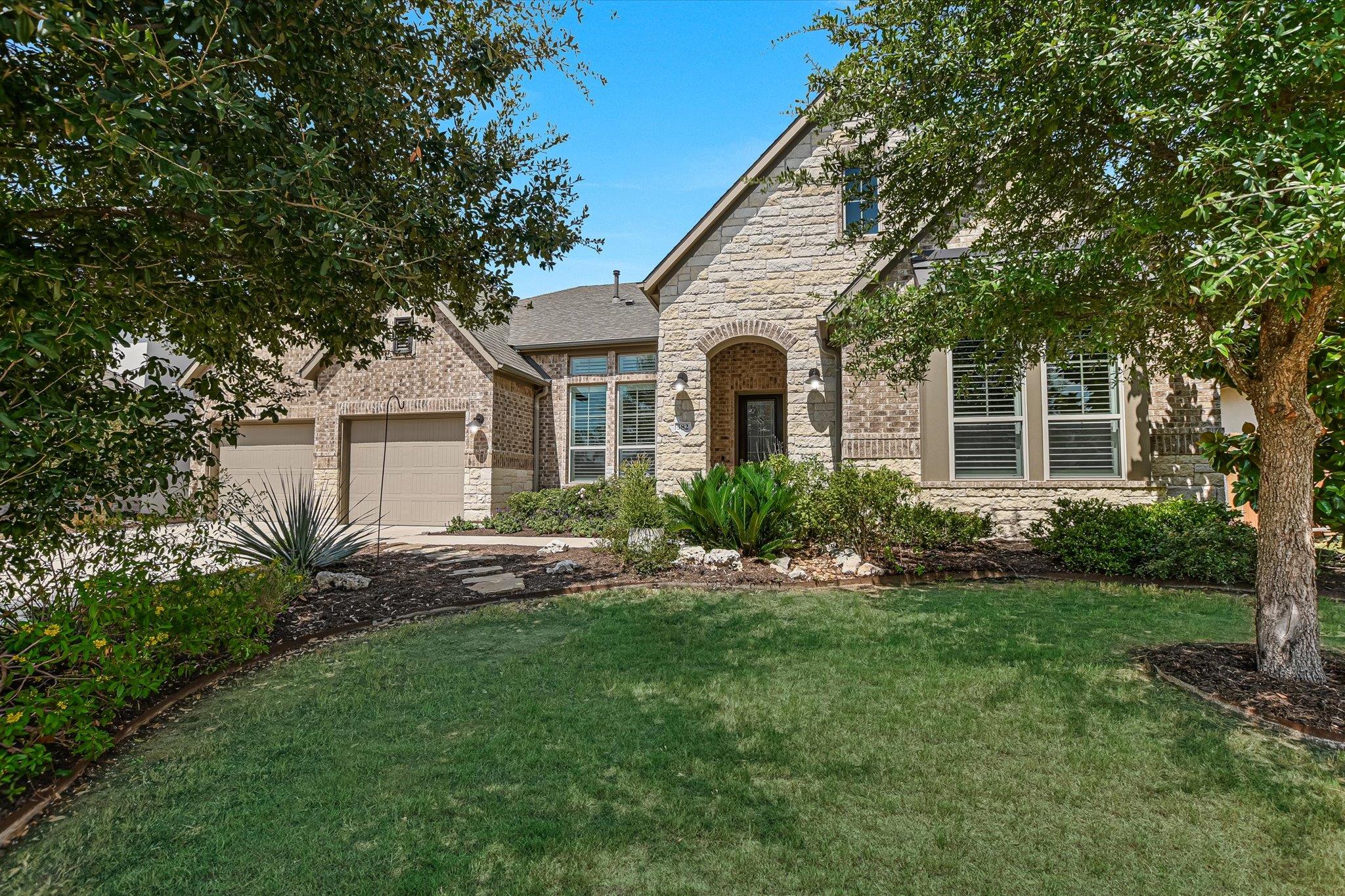 Listing photo 1 of 582  Peakside Cir