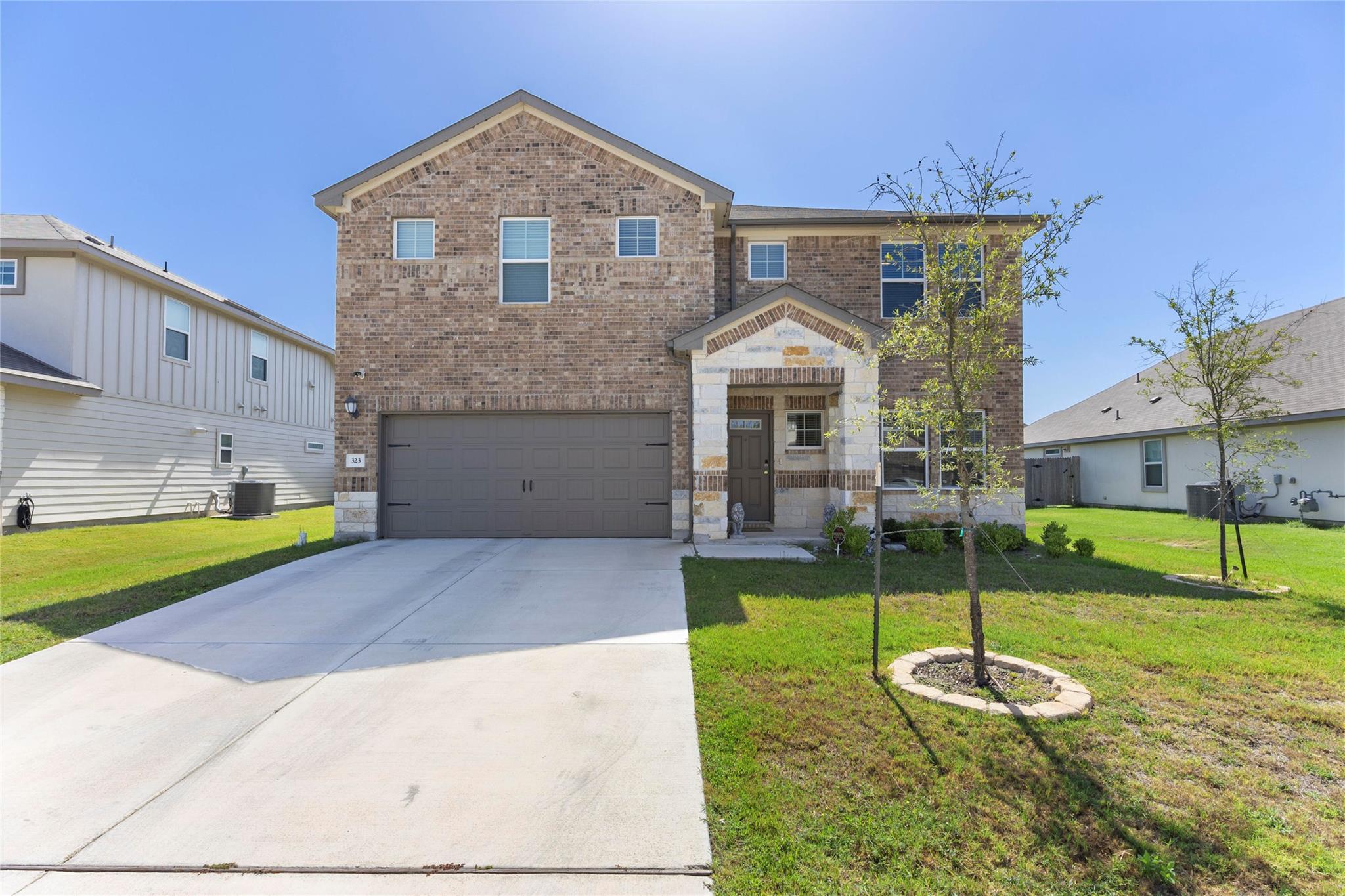 Listing photo 1 of 323  Windy Reed Rd
