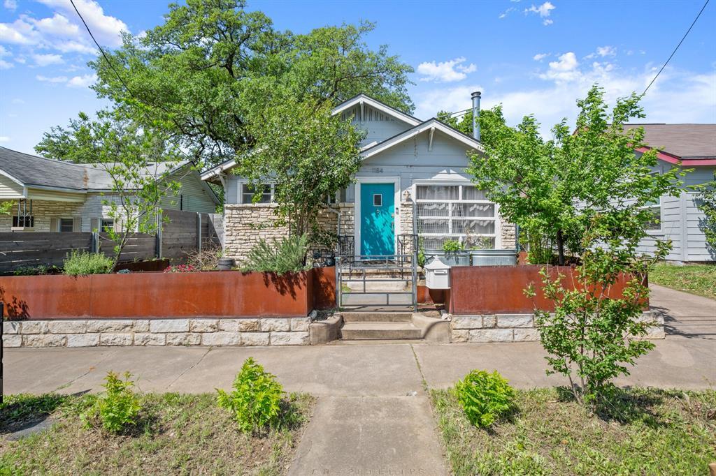 Listing photo 1 of 1184  Navasota St