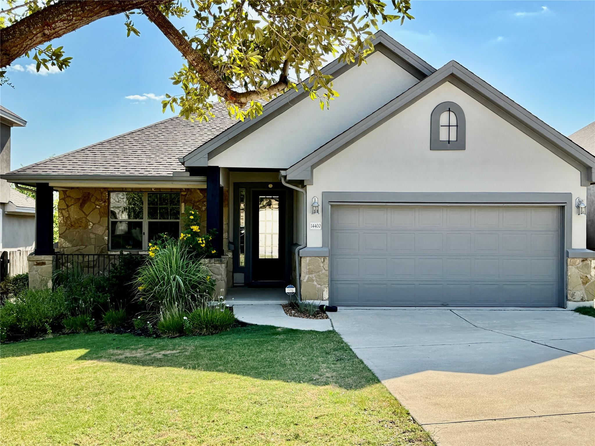 Listing photo 1 of 14400  Senia Bnd