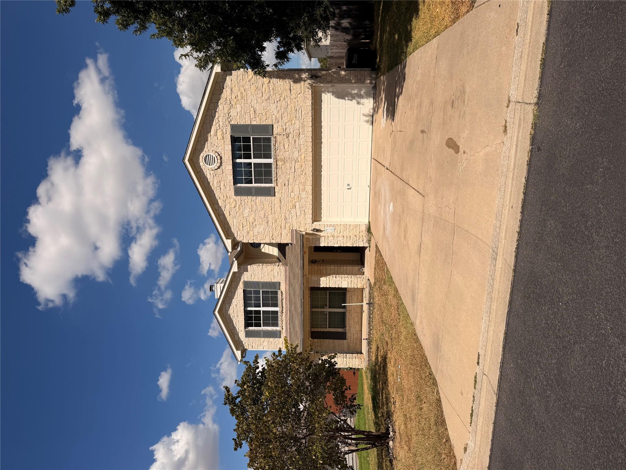 Listing photo 1 of 1309  Ascot St