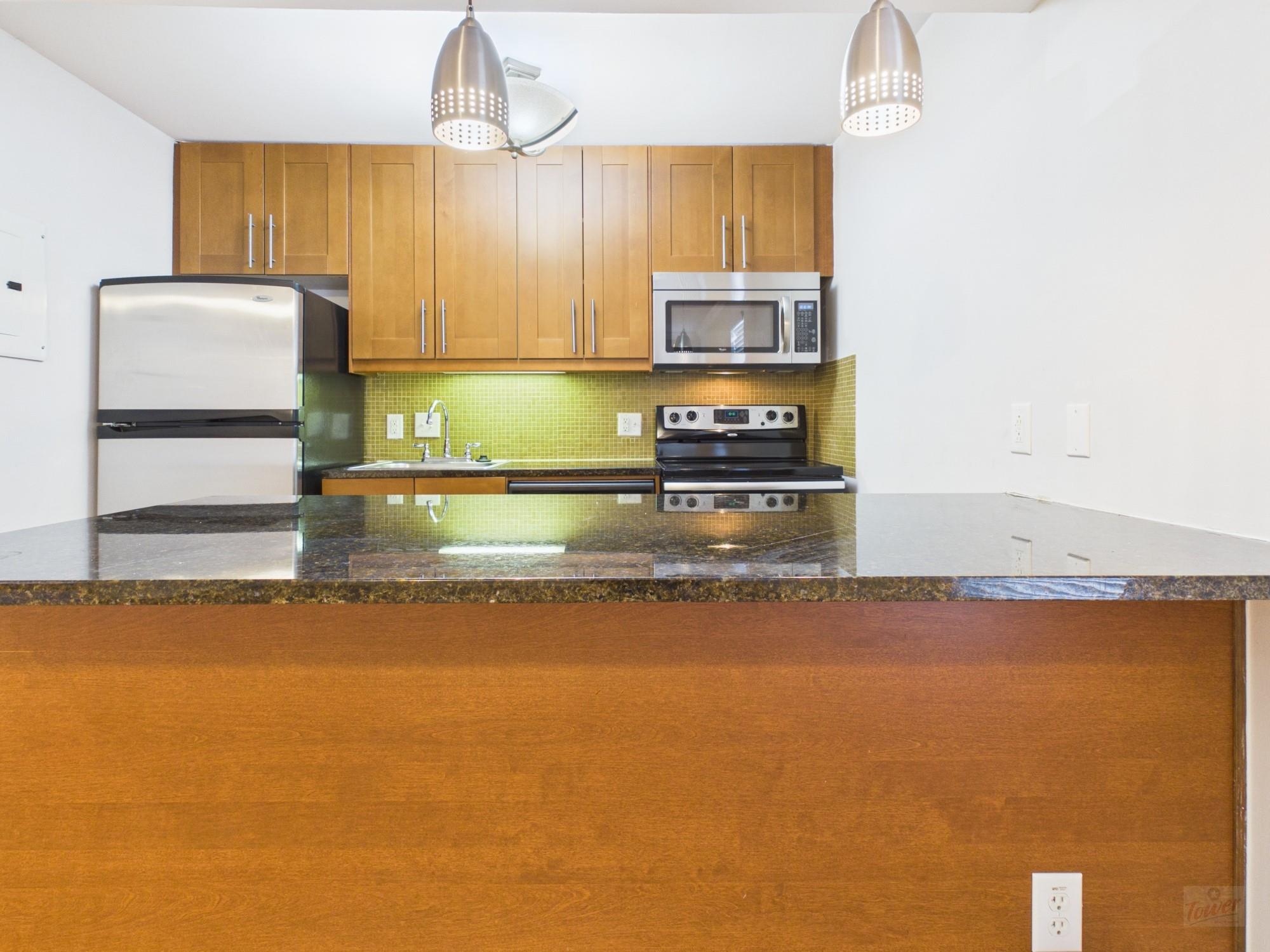 Listing photo 1 of 7685  Northcross Dr  #500