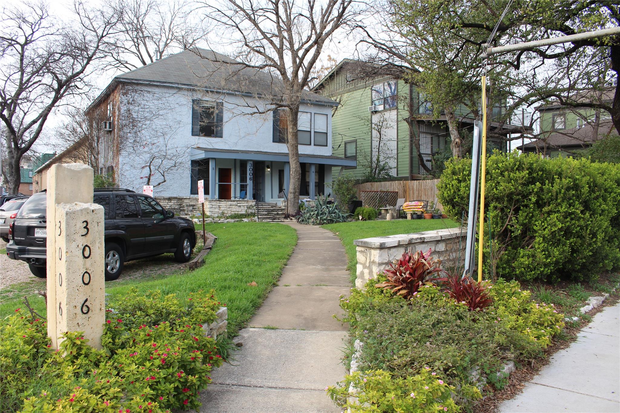Listing photo 1 of 3006  Duval Street None  #8