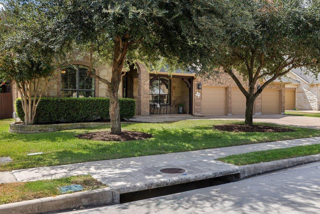 Listing photo 1 of 3806  Avery Woods Ln