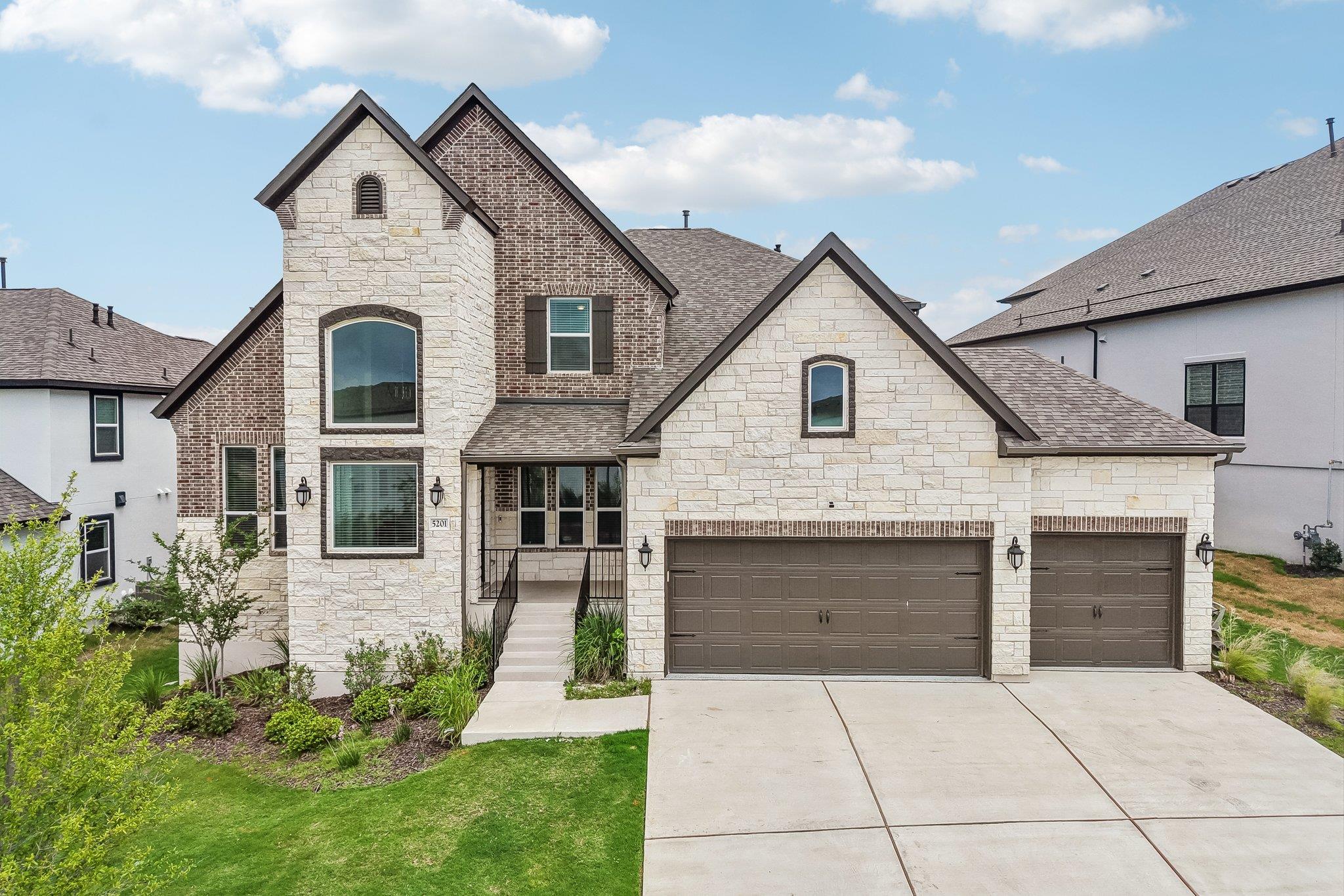 Listing photo 1 of 5201  Olimpico Way