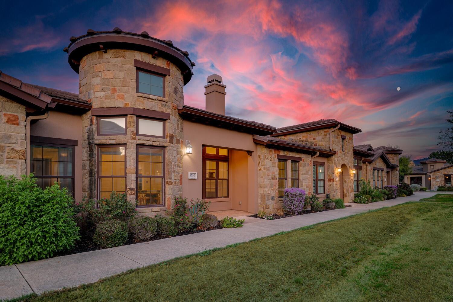 Listing photo 1 of 101  Rivalto Cir  #2