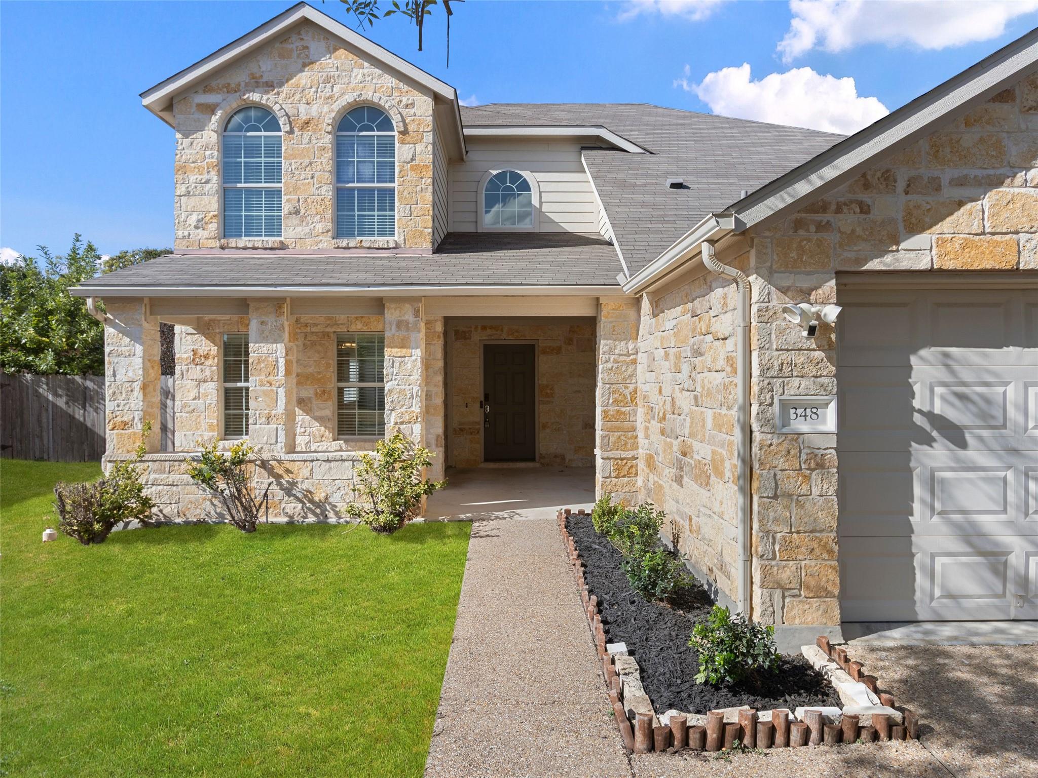 Listing photo 1 of 348  King Elder Ln