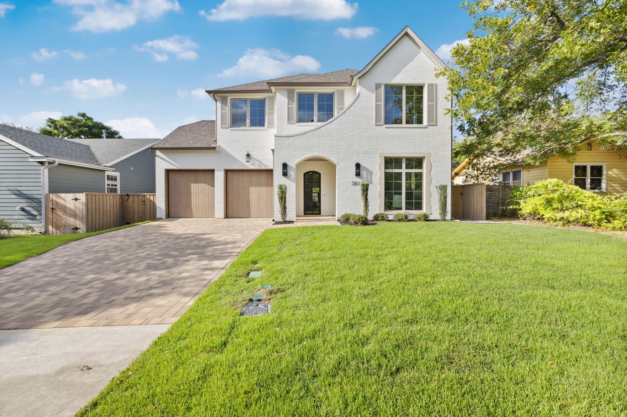 Listing photo 1 of 2613  Geraghty Ave