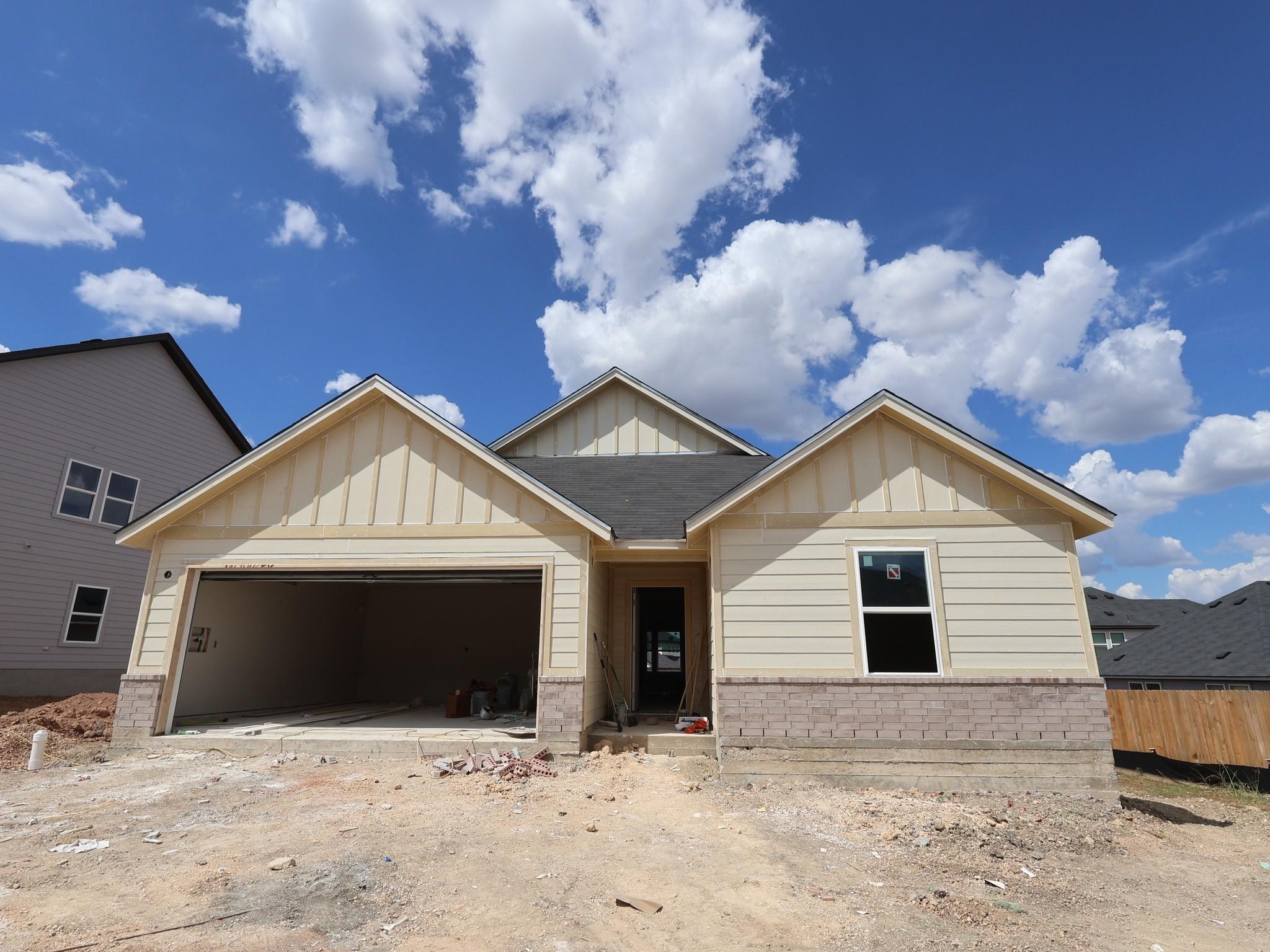 Listing photo 1 of 4712  Lava Island Dr