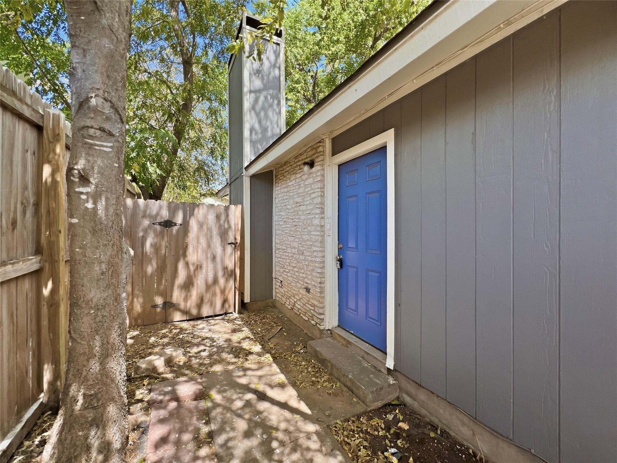 Listing photo 1 of 1012  Fieldwood Dr  #A