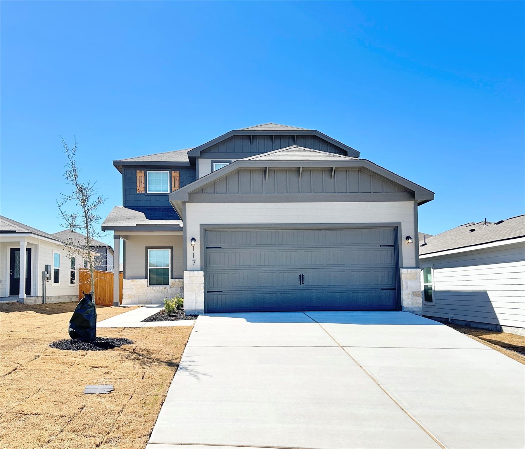 Listing photo 1 of 117  Paradise Canyon Dr
