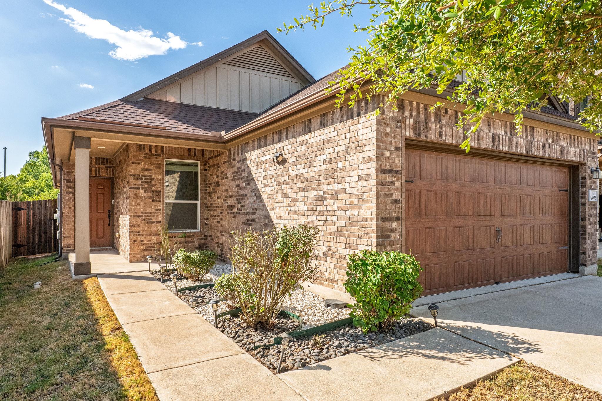 Listing photo 1 of 17006  Gibbons Path