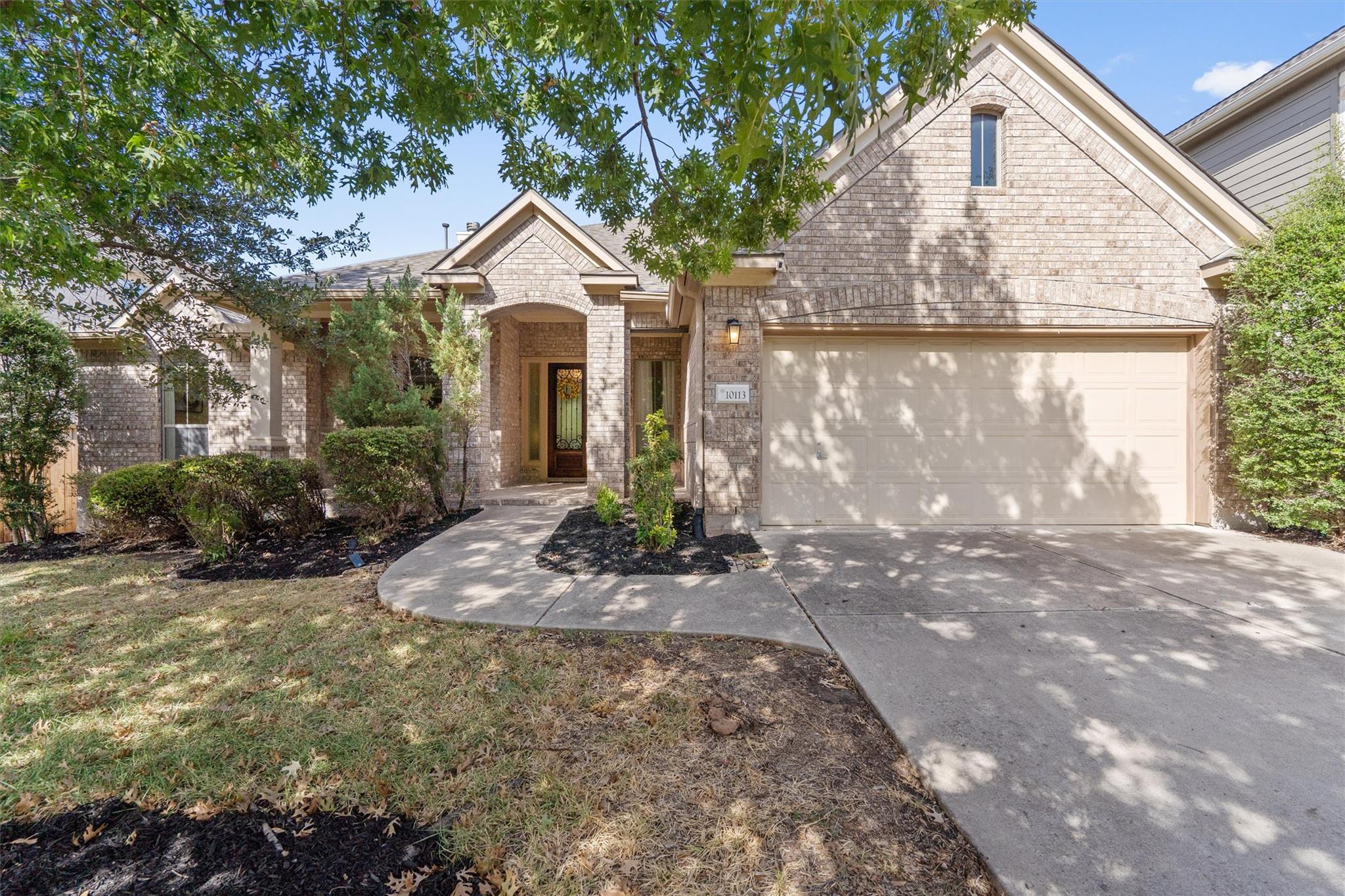 Listing photo 1 of 10113  Loxley Ln