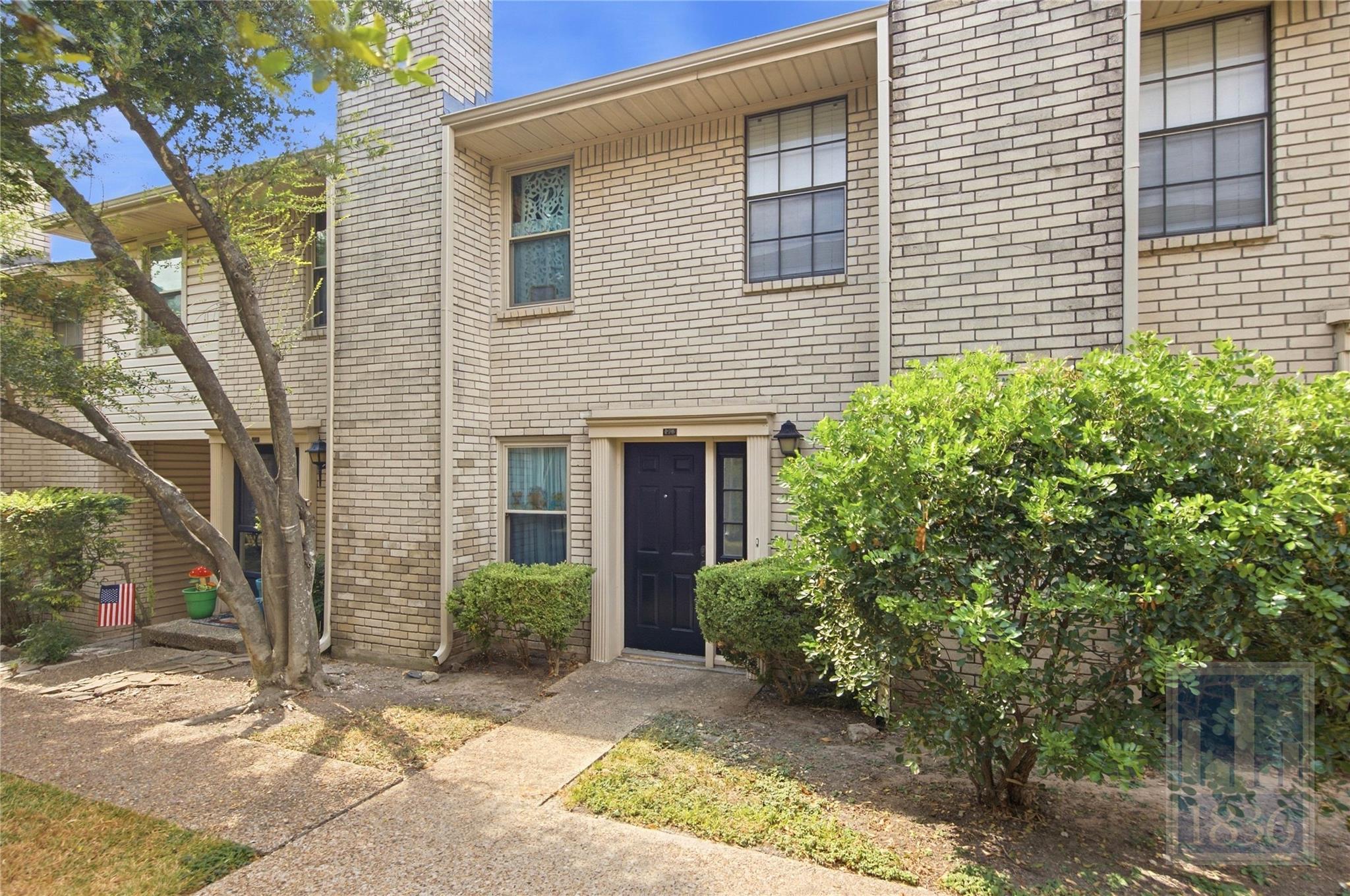 Listing photo 1 of 8400  Jamestown Dr  #226