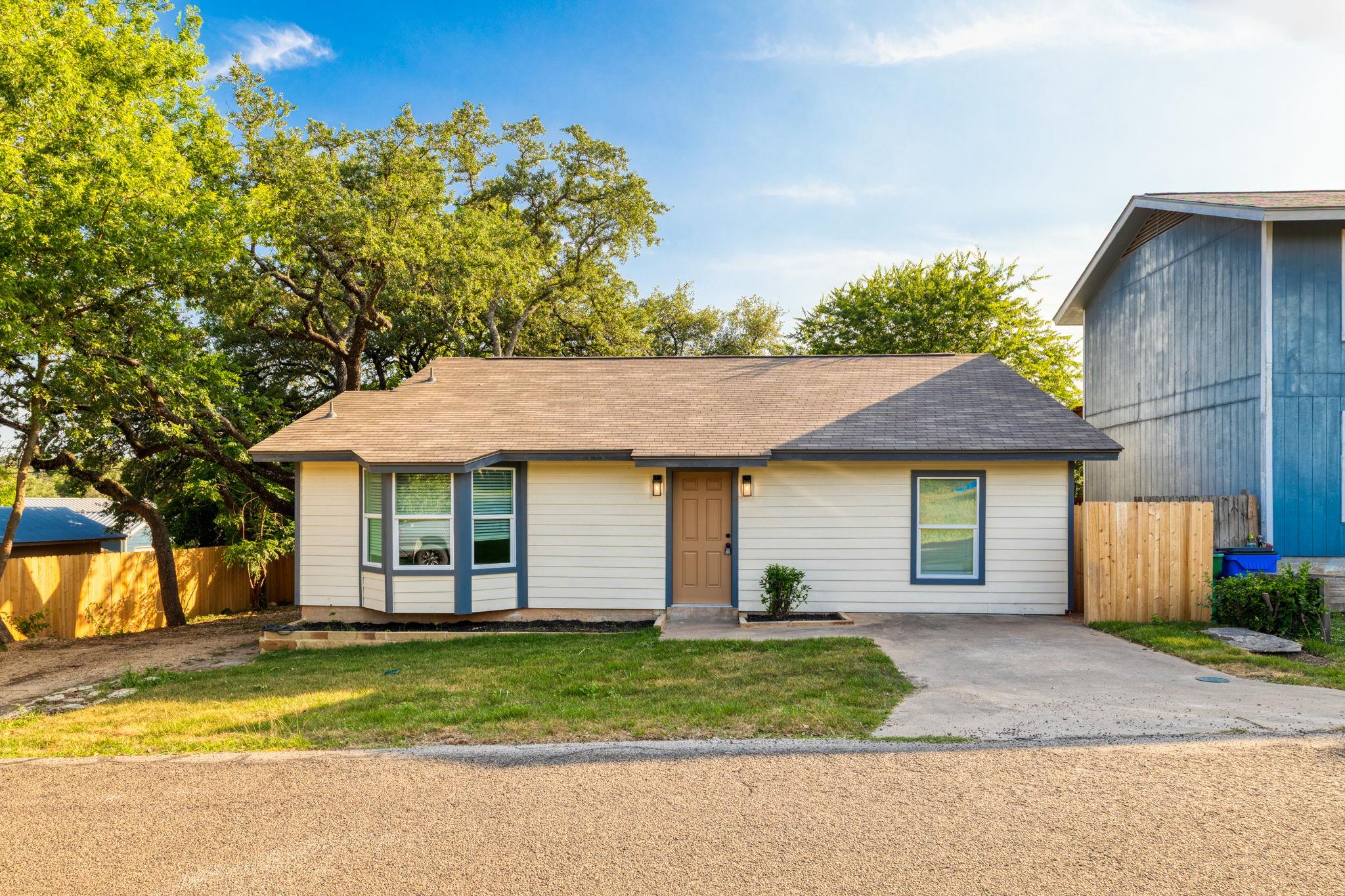 Listing photo 1 of 10808  Ridgeway St