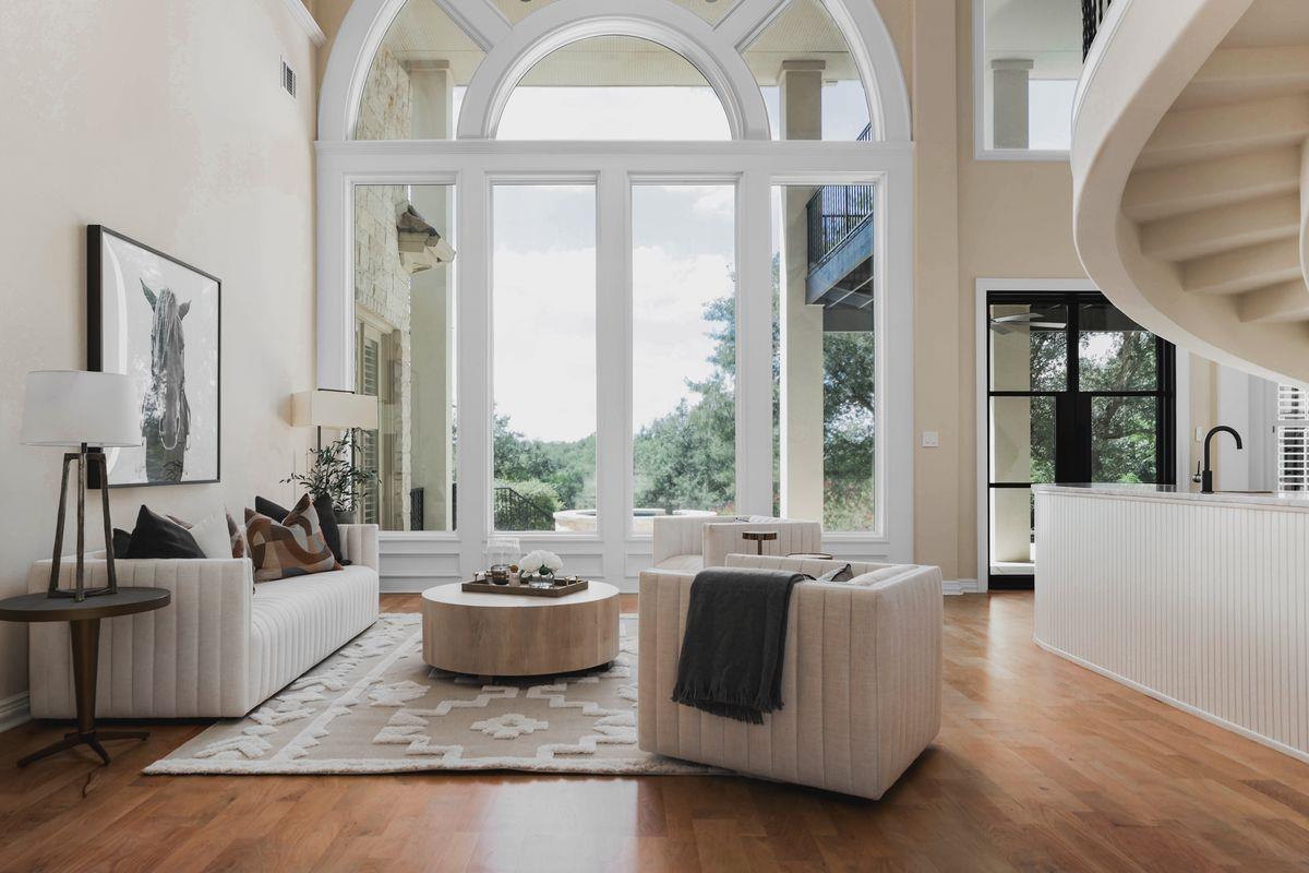 Listing photo 1 of 8513  Chalk Knoll Dr