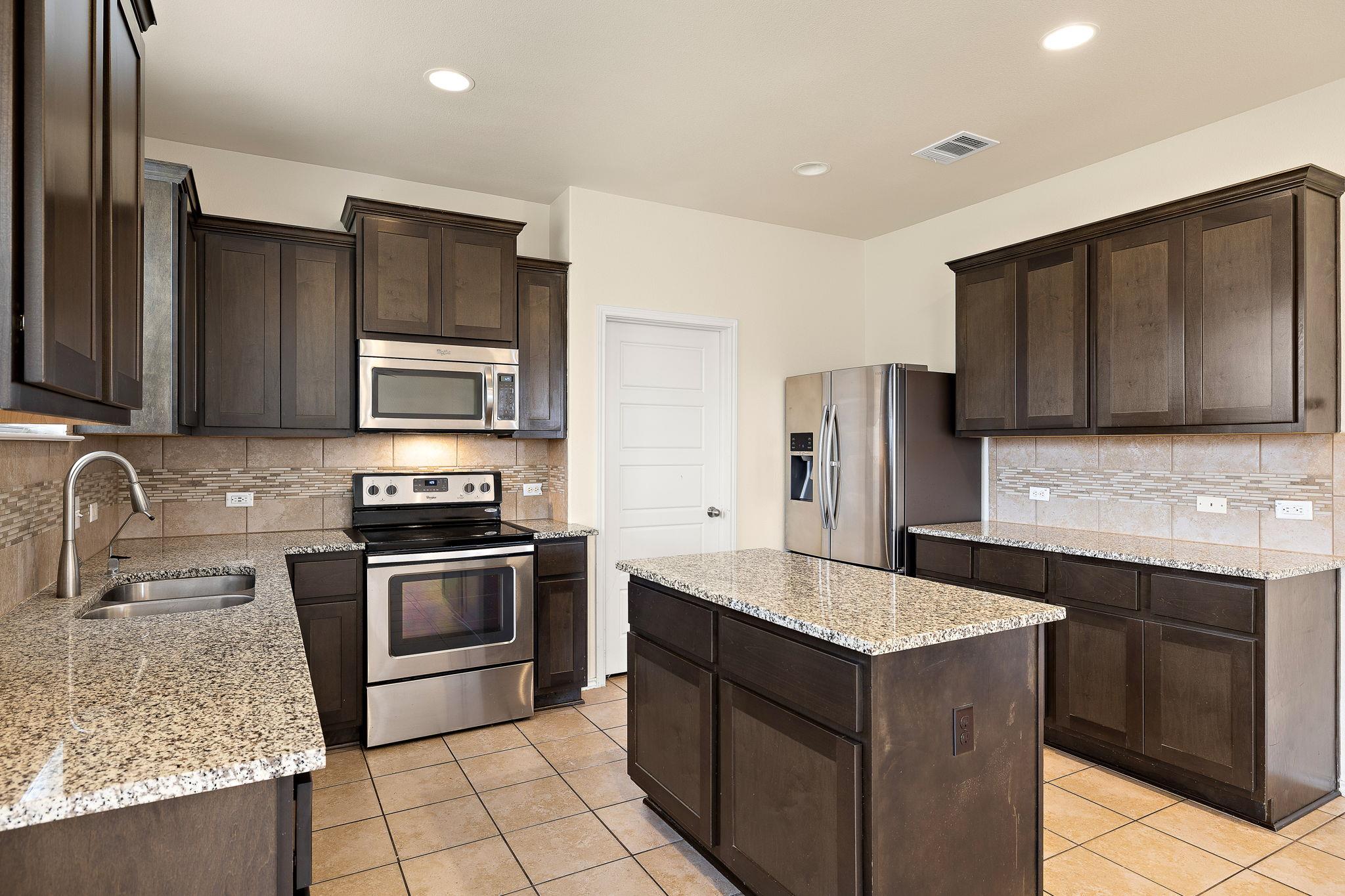 Listing photo 1 of 713  Carillion Dr