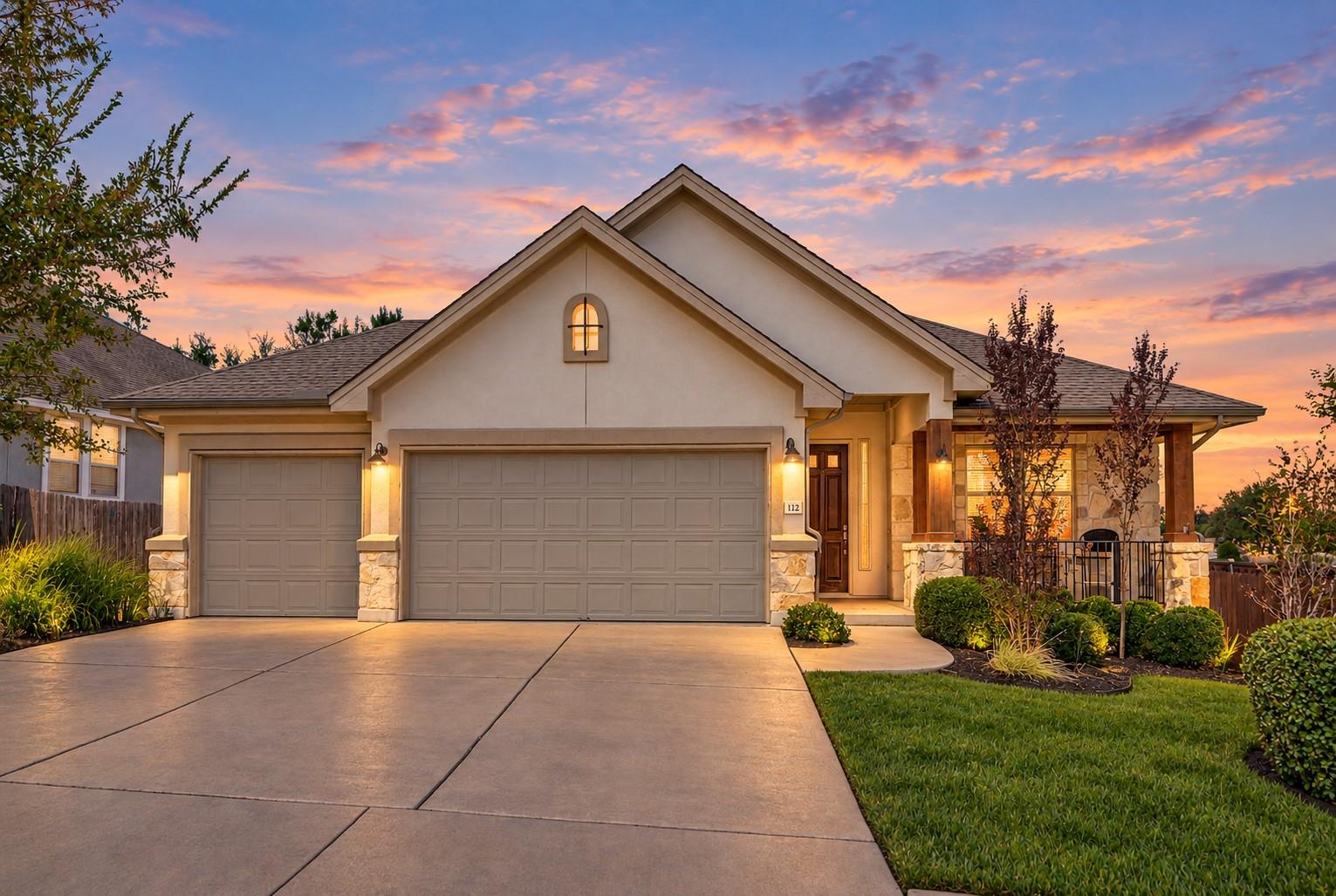 Listing photo 1 of 112  Senna Dr