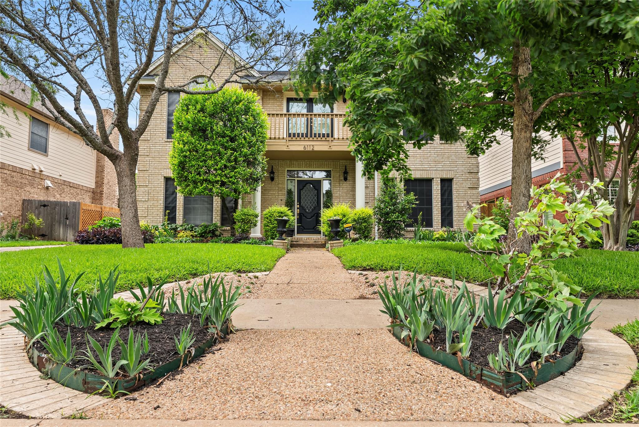 Listing photo 1 of 6112  Oliver Loving Trl
