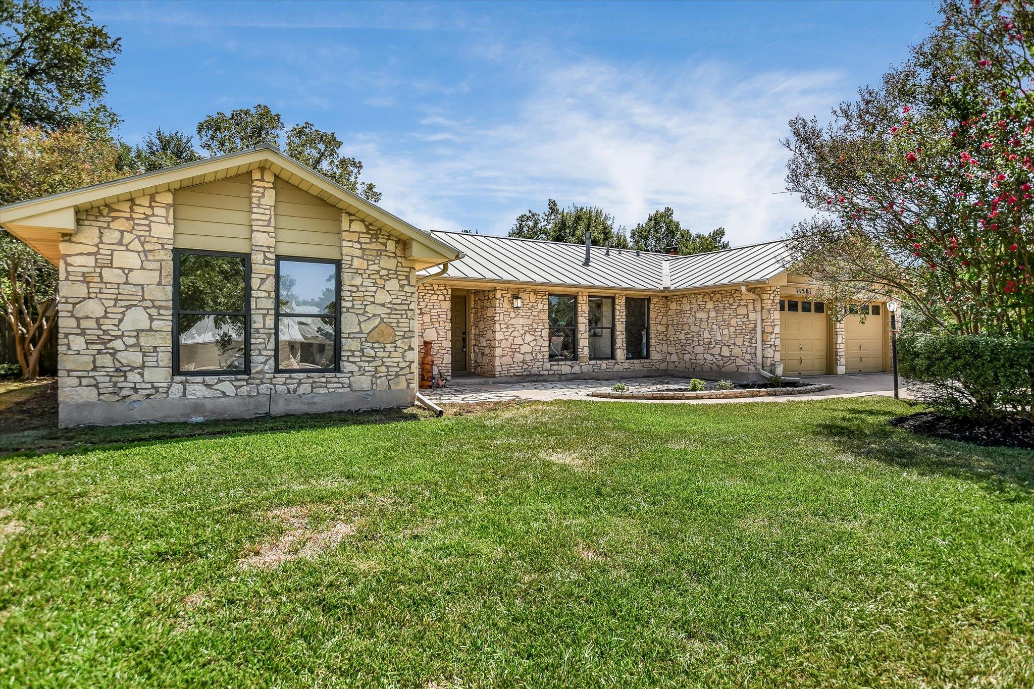 Listing photo 1 of 11501  Buckingham Rd