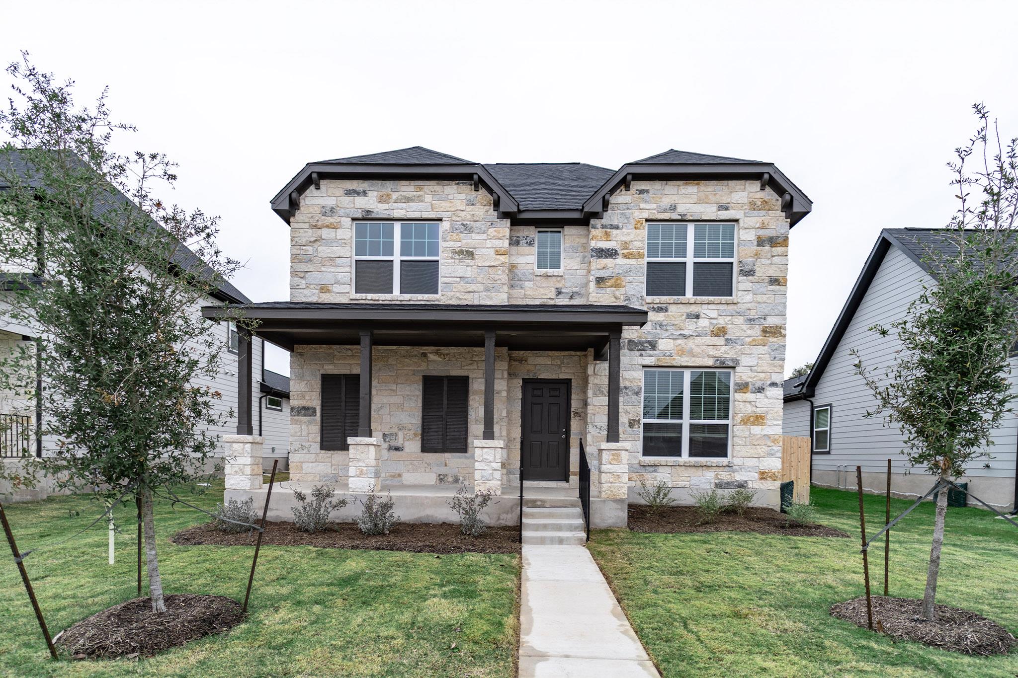 Listing photo 1 of 224  Villars Dr